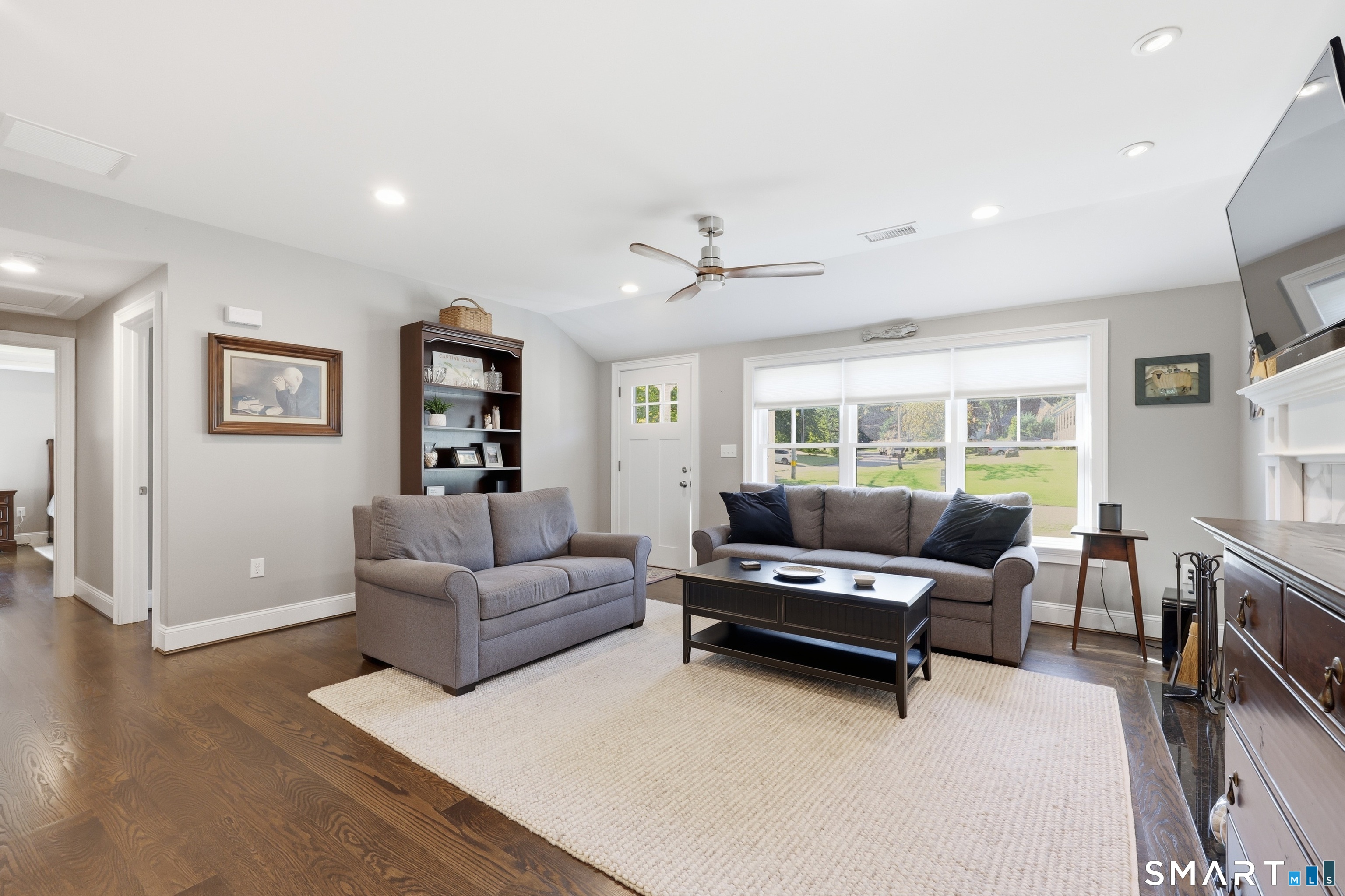 2nd image of 1 Fernwood Ln, Farmington, CT 06032 | MLS# 24192876