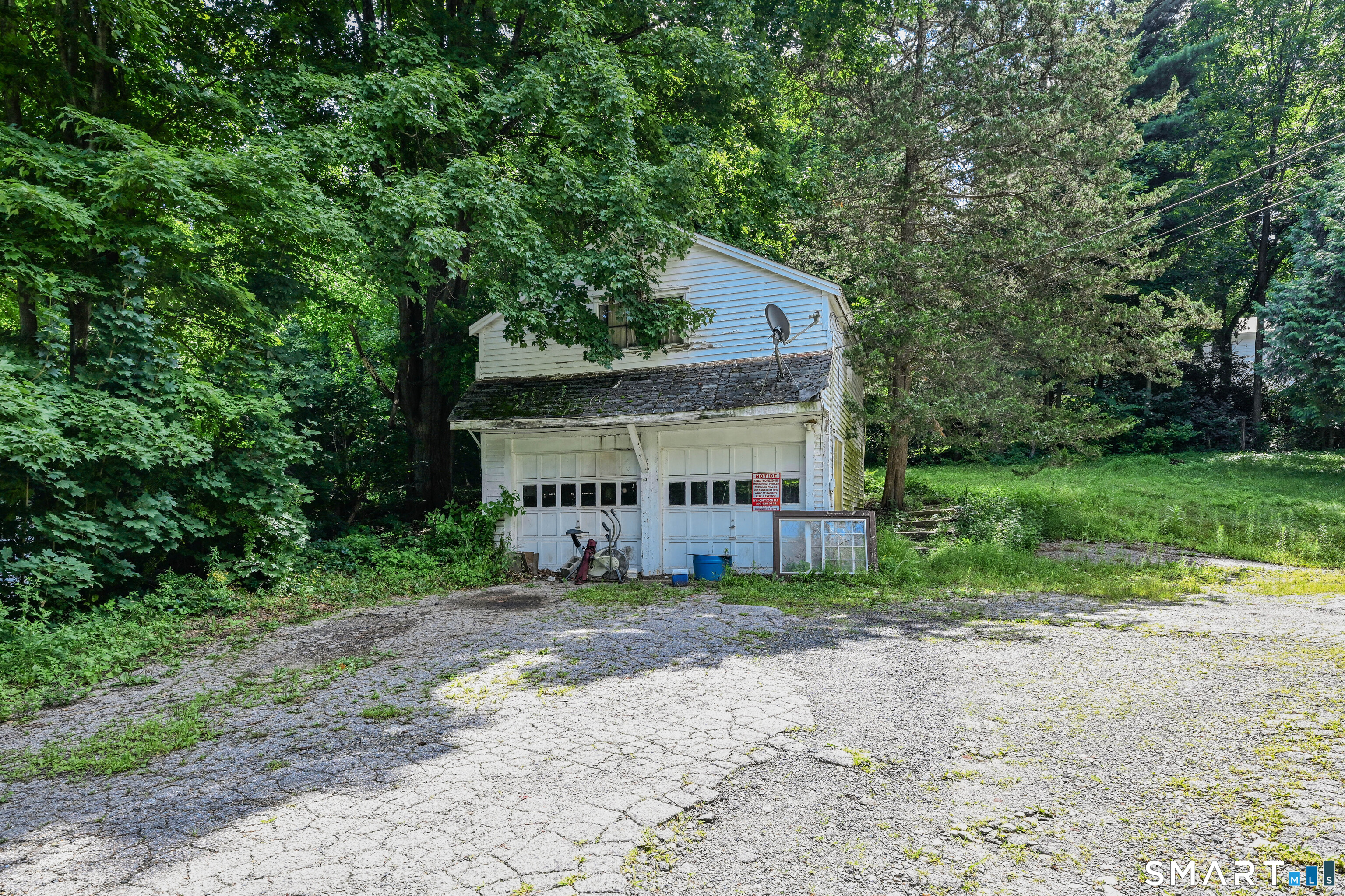 137 & 141 Main Street South photo 6