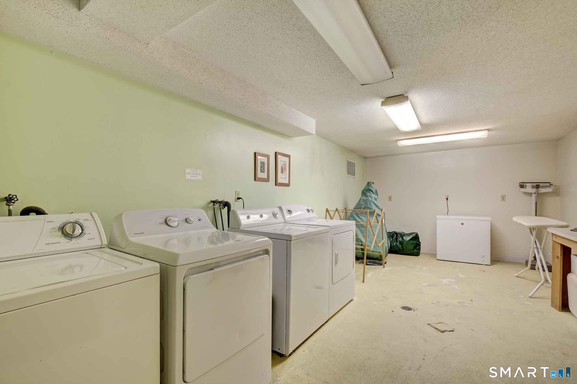 33 Charter Oak Place Unit #2 photo 31
