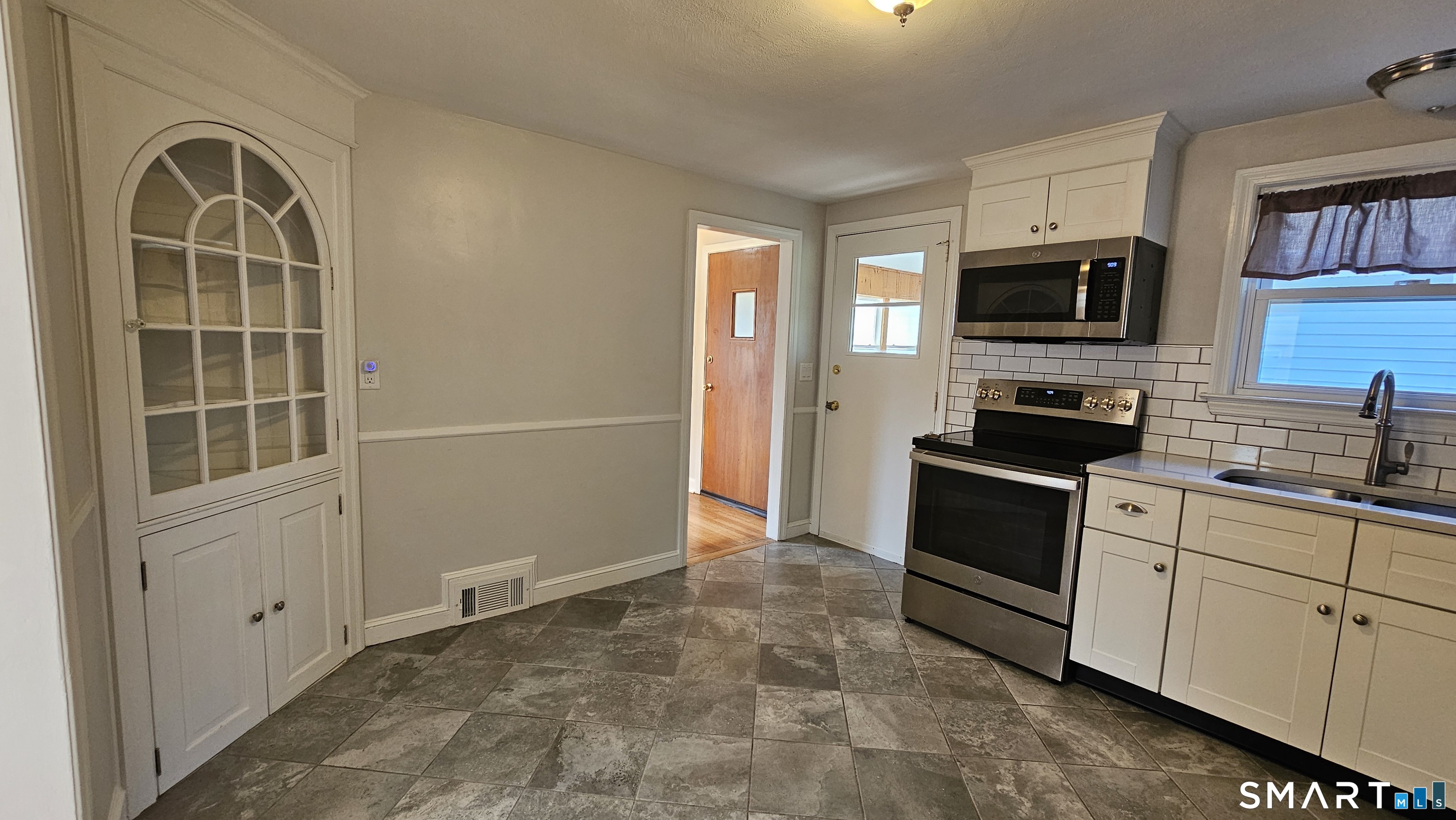 73 Knollwood Road photo 9