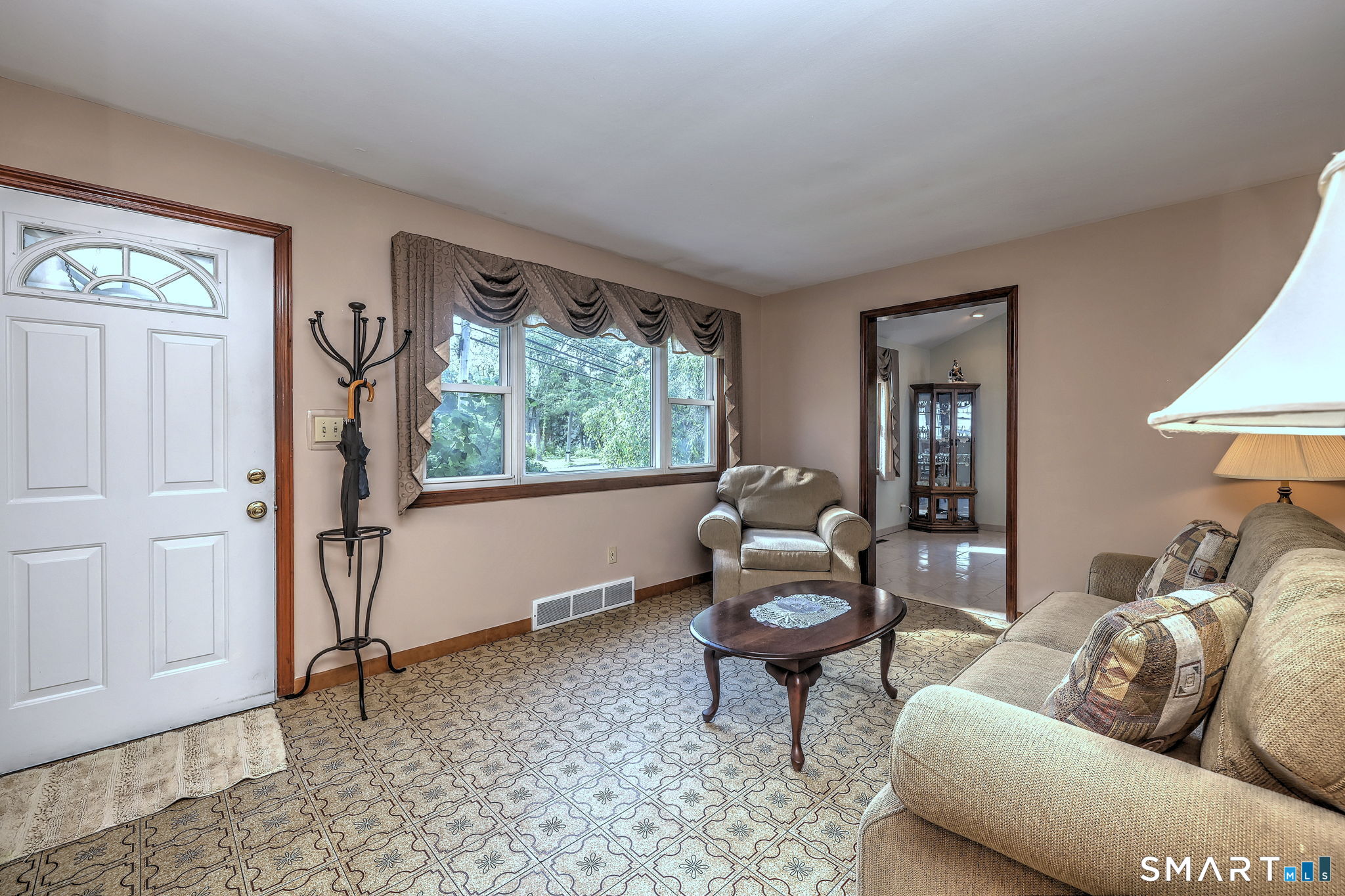 345 Coe Avenue photo 8