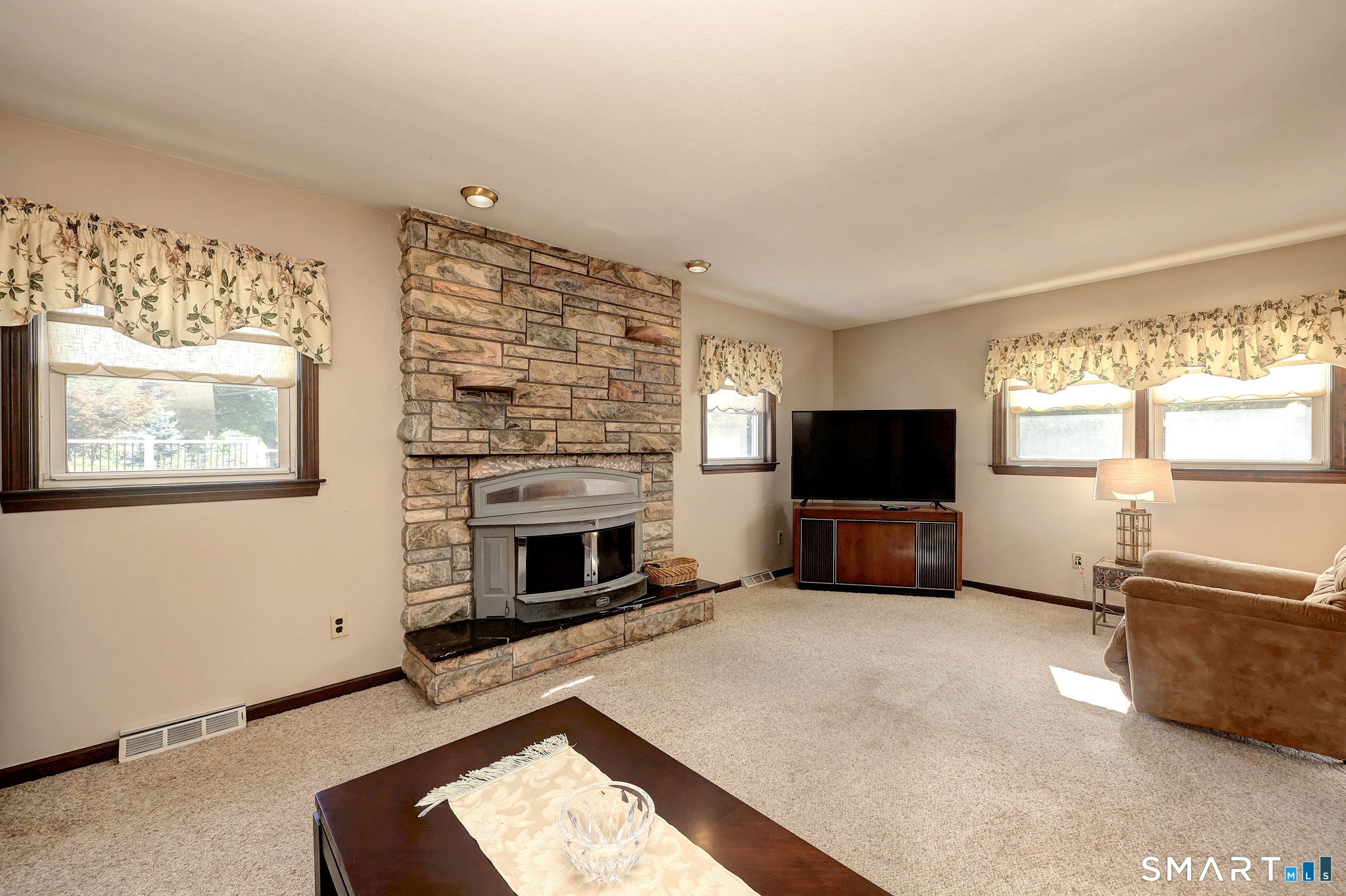 345 Coe Avenue photo 23