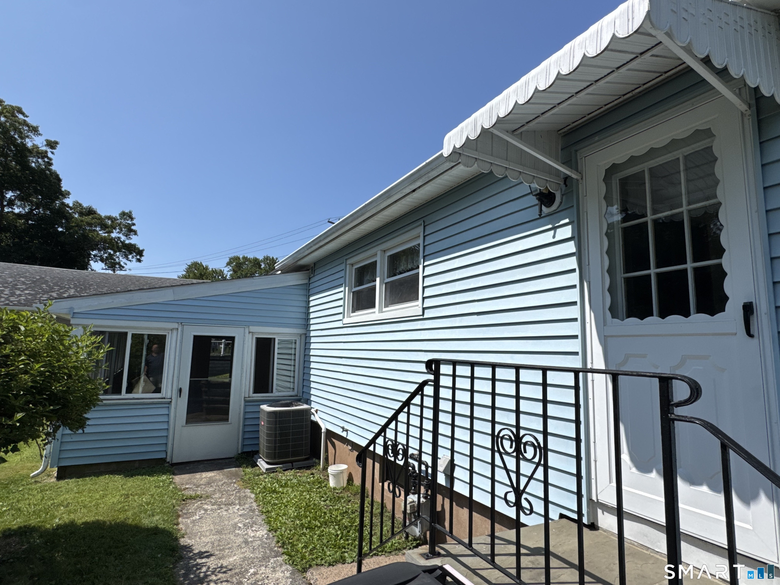 345 Coe Avenue photo 6