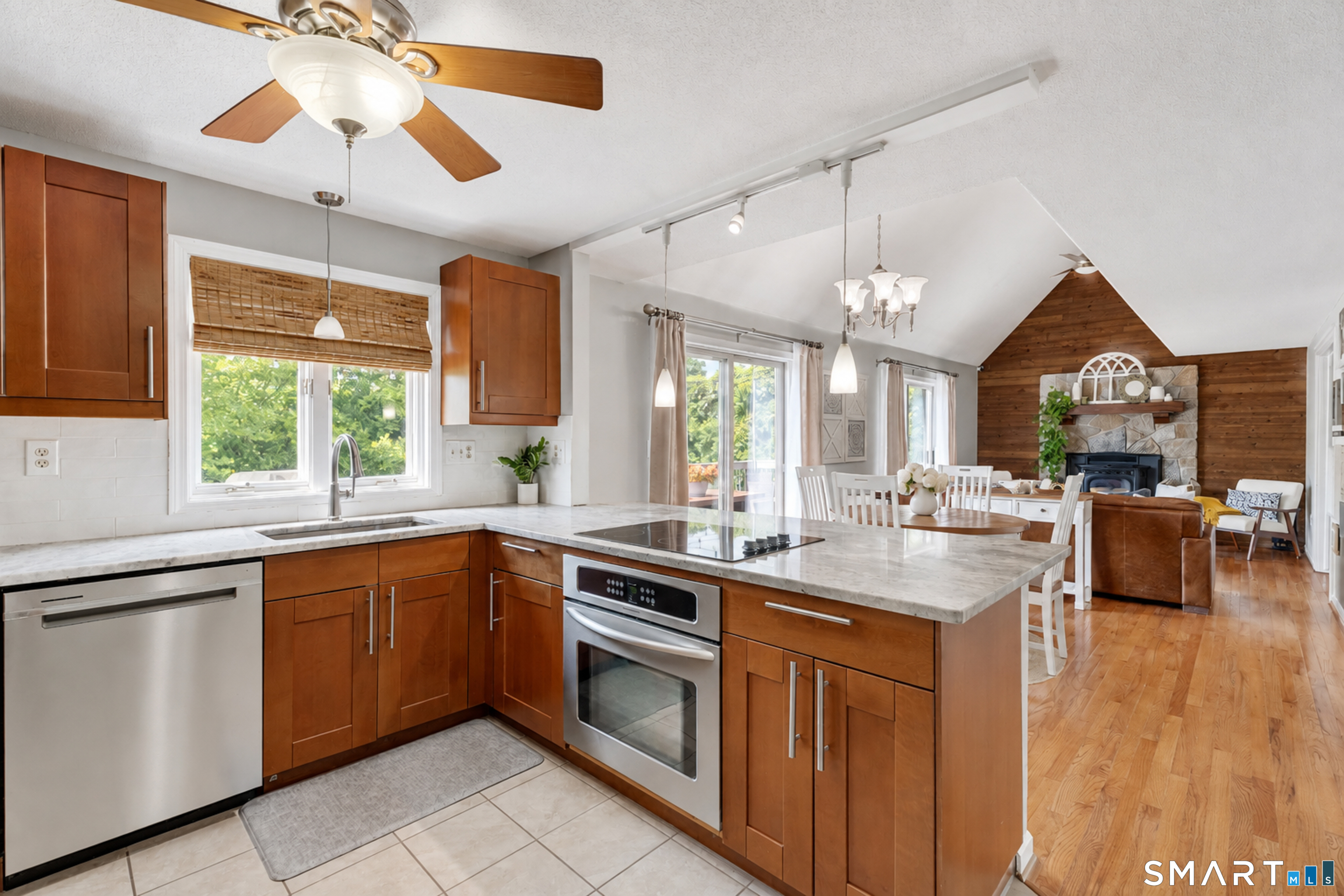 897 East Street photo 10