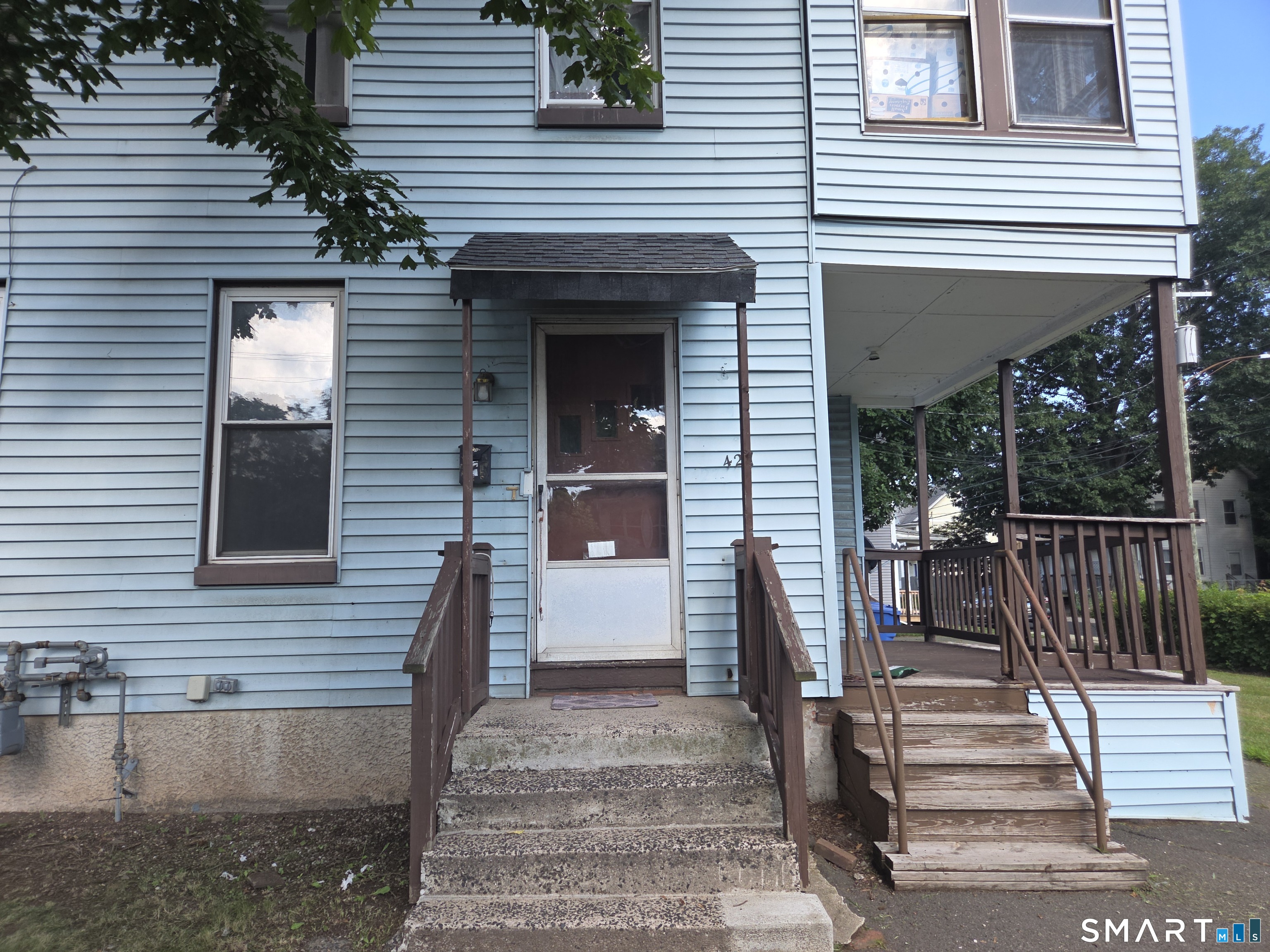 427 Center Street photo 2