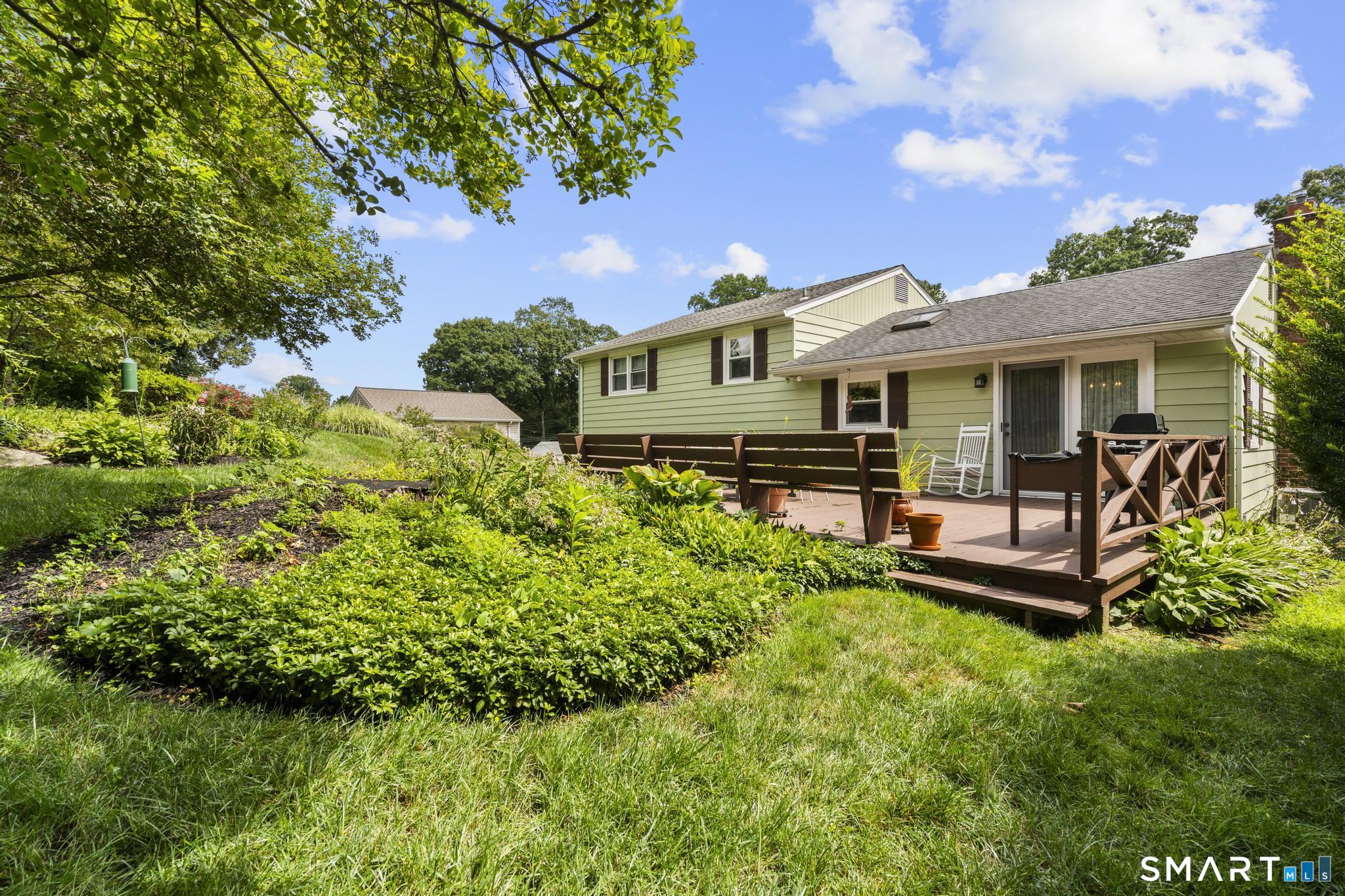 380 Overland Drive photo 32