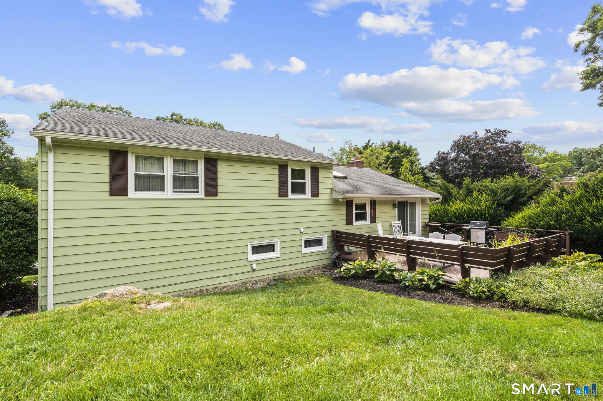 380 Overland Drive photo 33