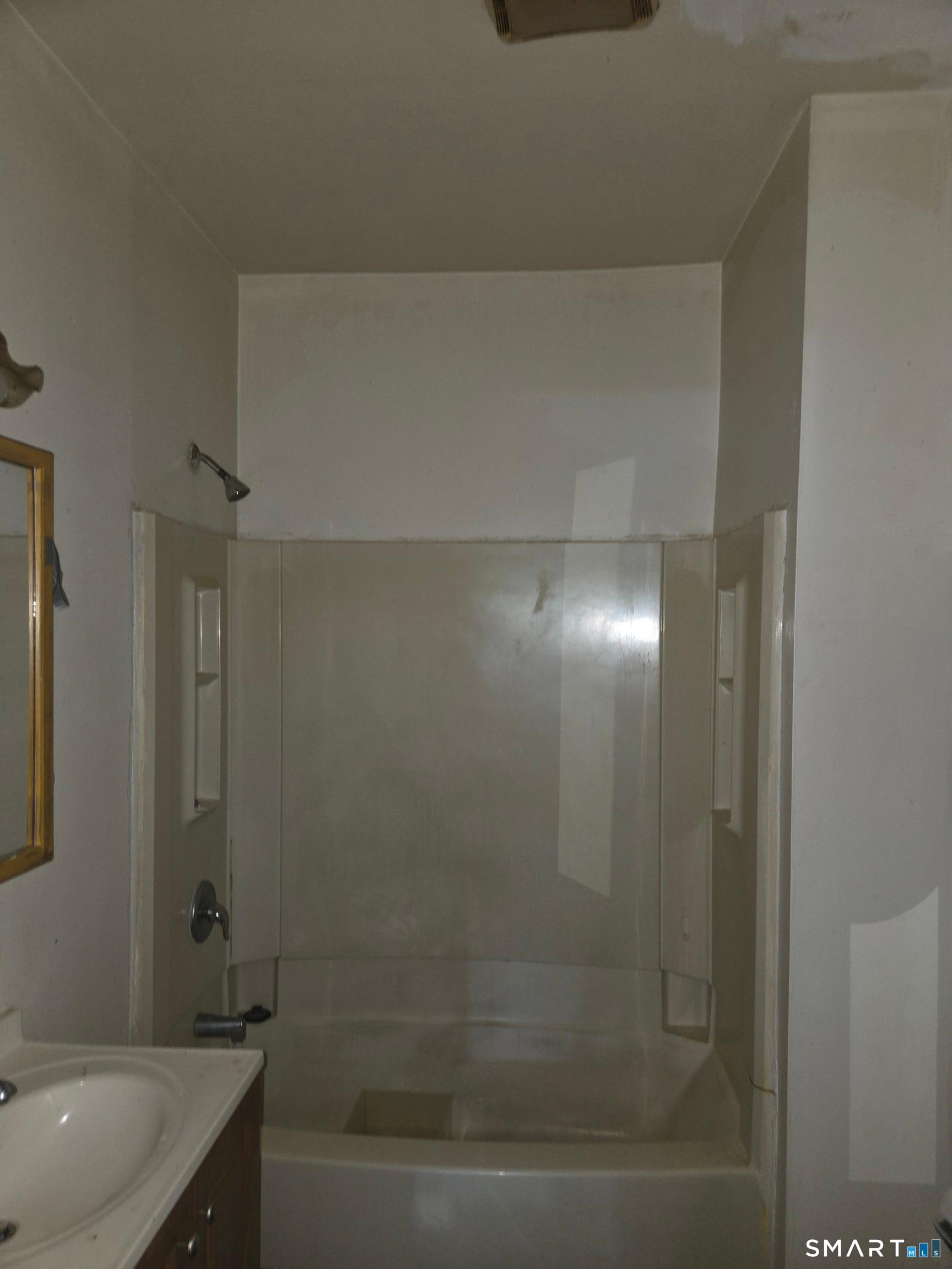 427 Center Street photo 18