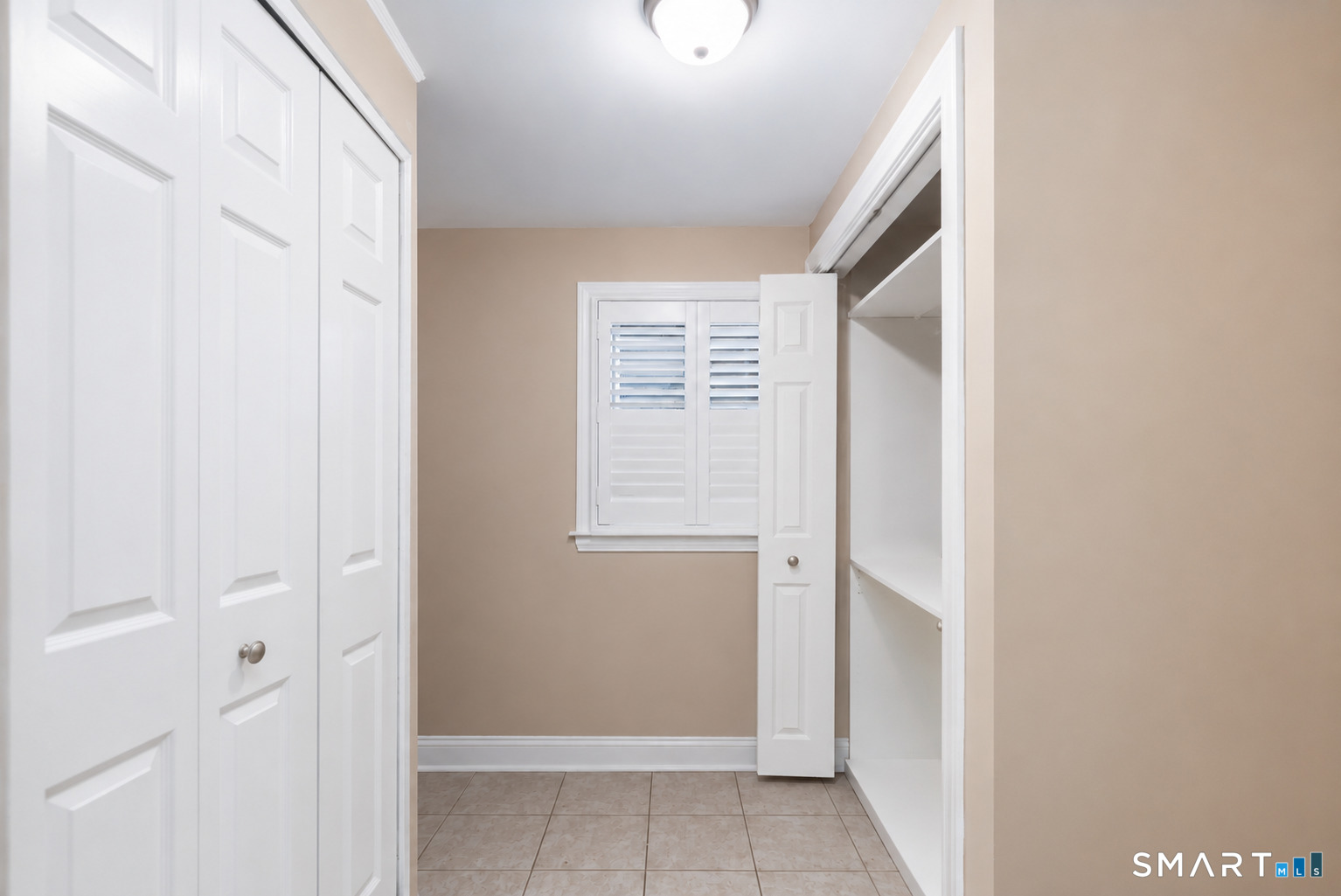 140 Round Hill Road photo 7