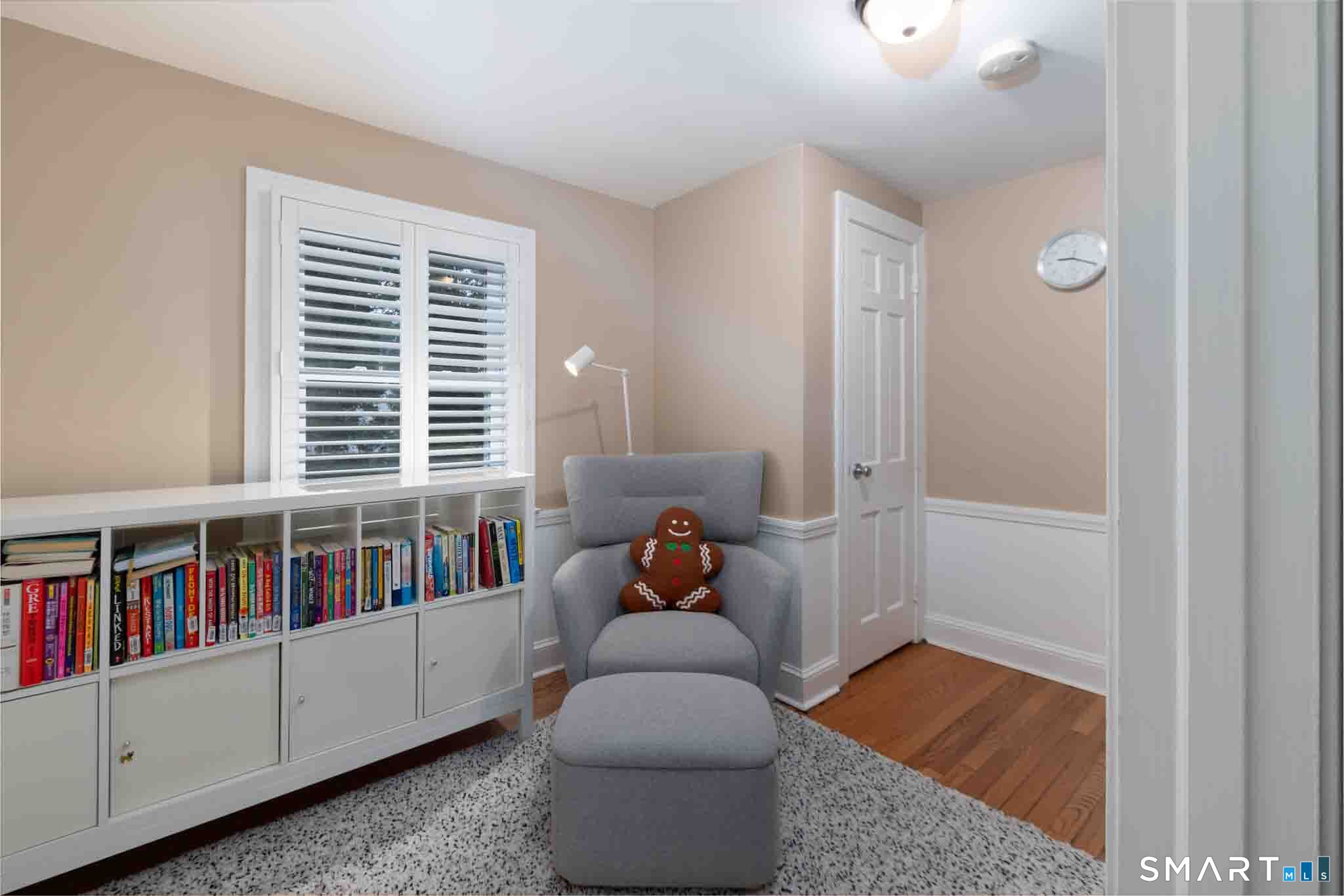 140 Round Hill Road photo 28
