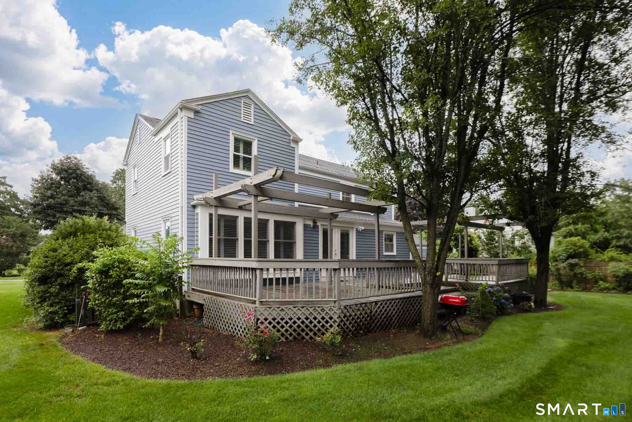 140 Round Hill Road photo 34
