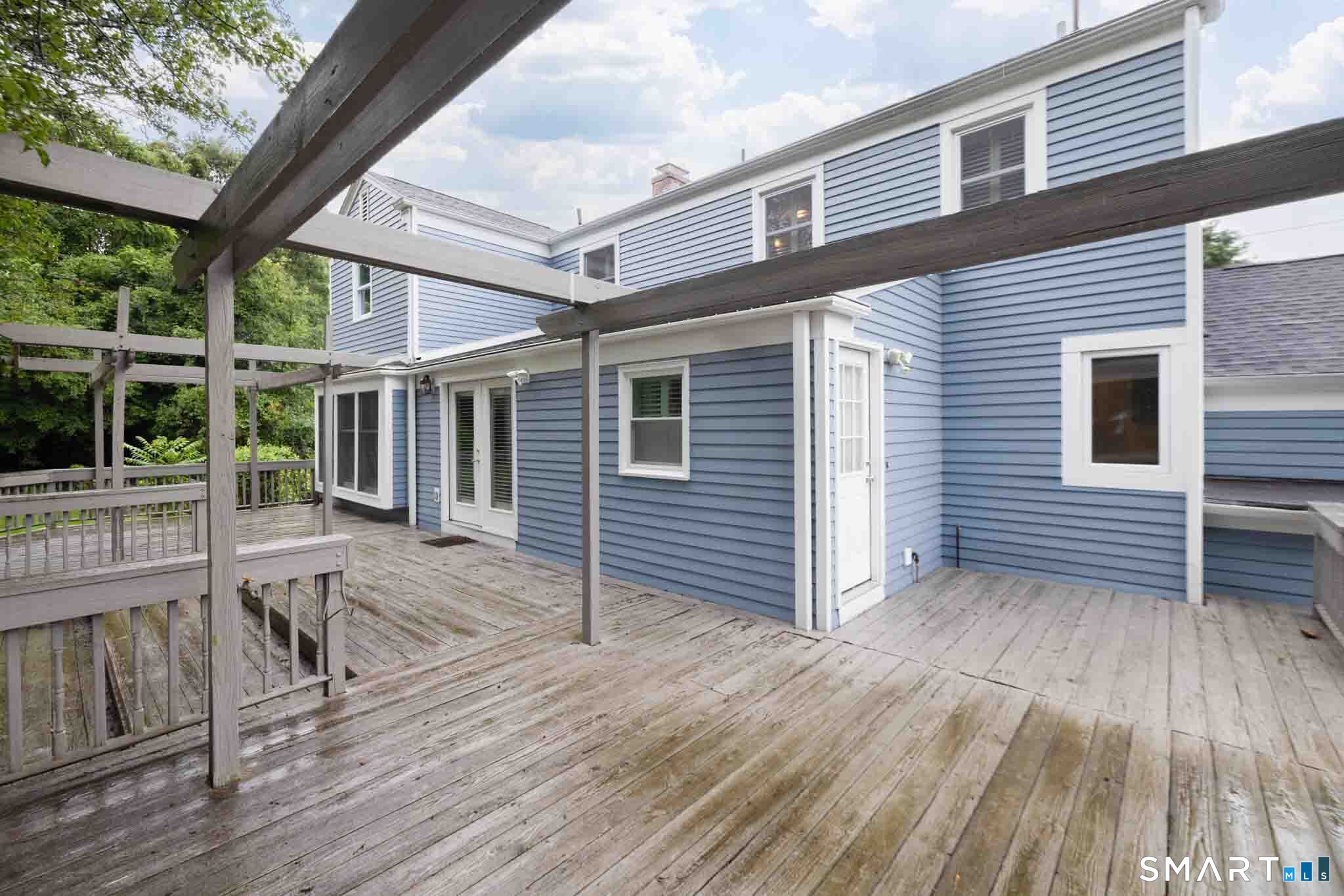 140 Round Hill Road photo 37