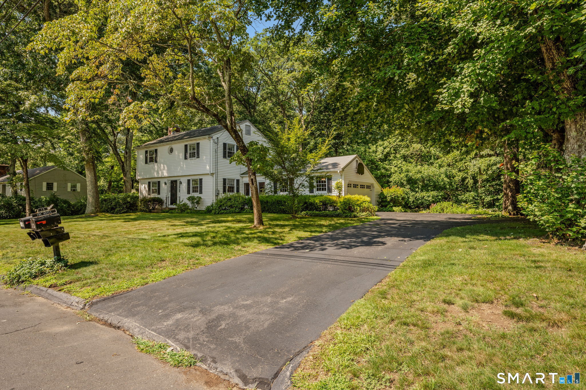 15 Monticello Drive photo 3