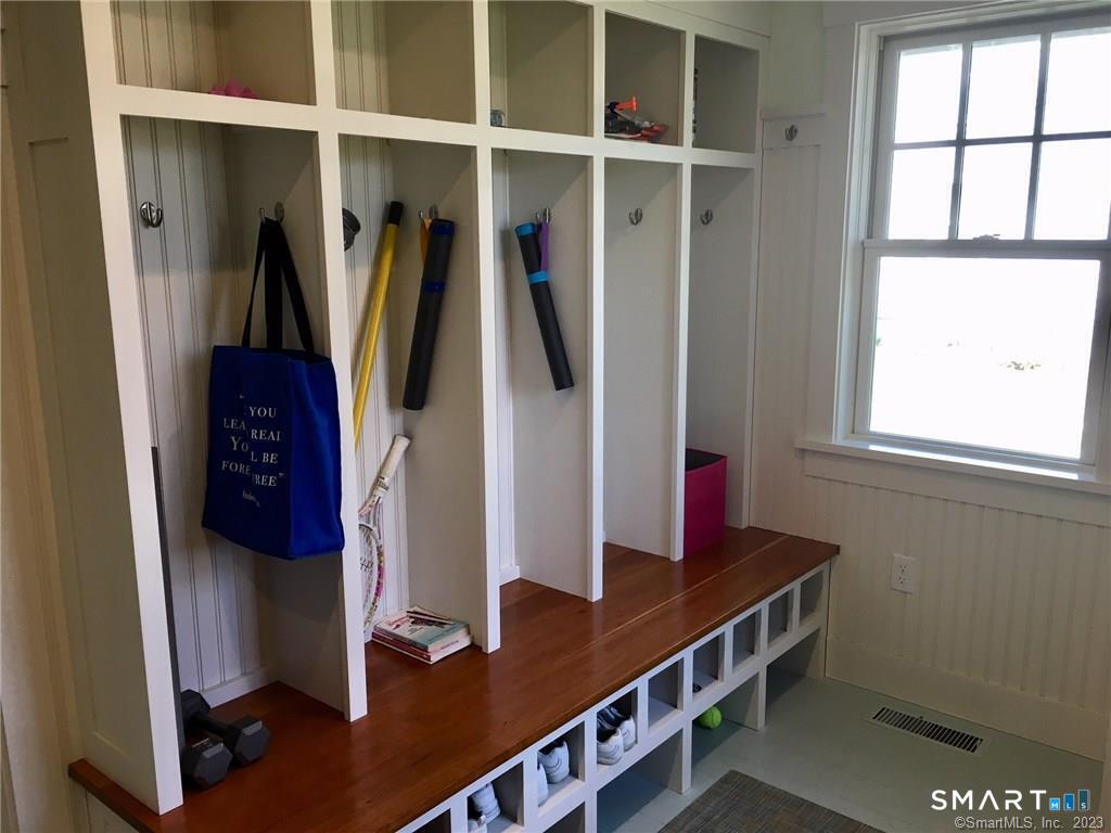 33 Ridgewood Avenue photo 16