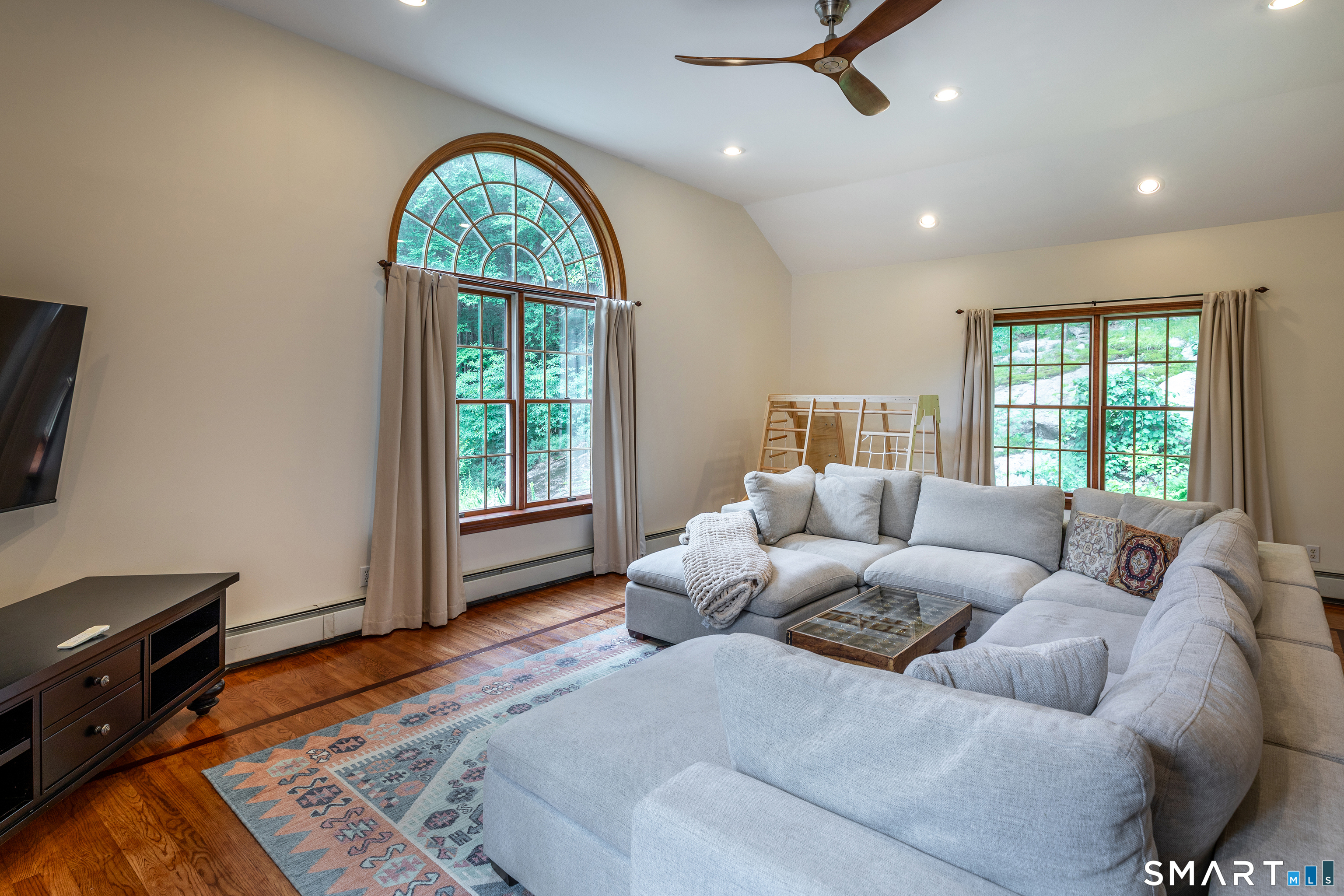 34 Hardscrabble Road photo 6