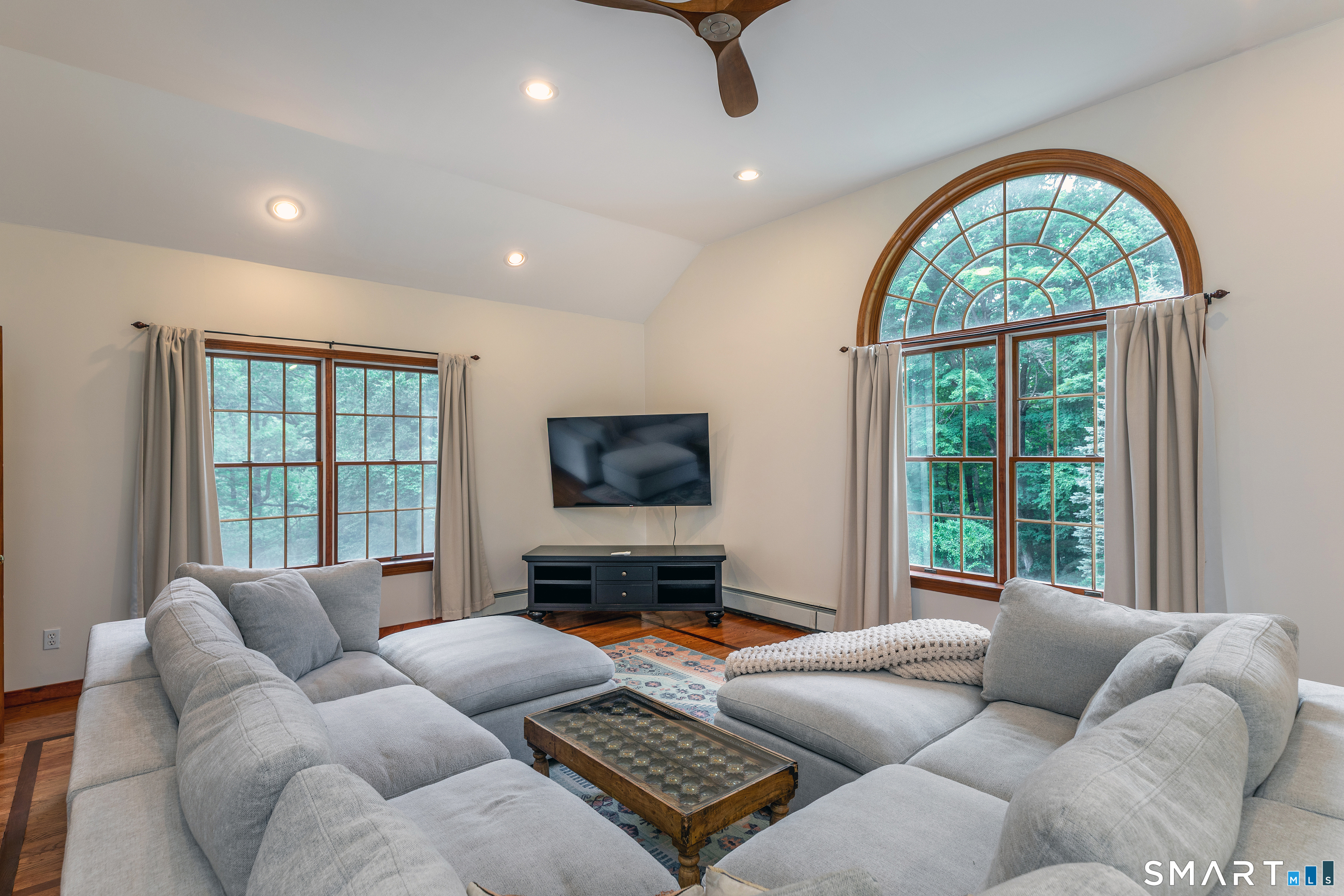 34 Hardscrabble Road photo 7