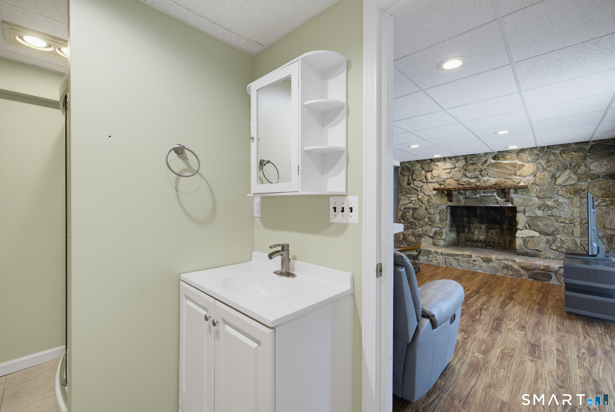 97 Nutmeg Drive photo 31