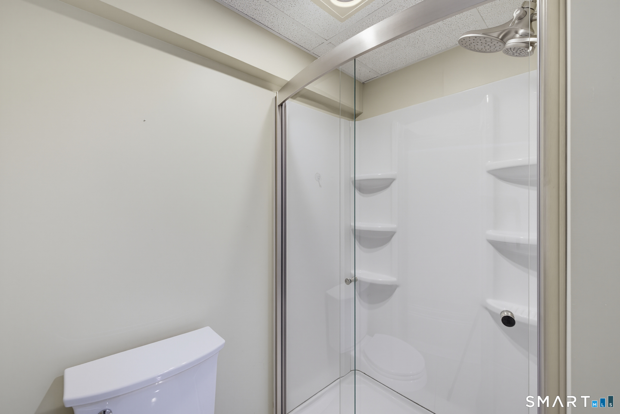 97 Nutmeg Drive photo 32