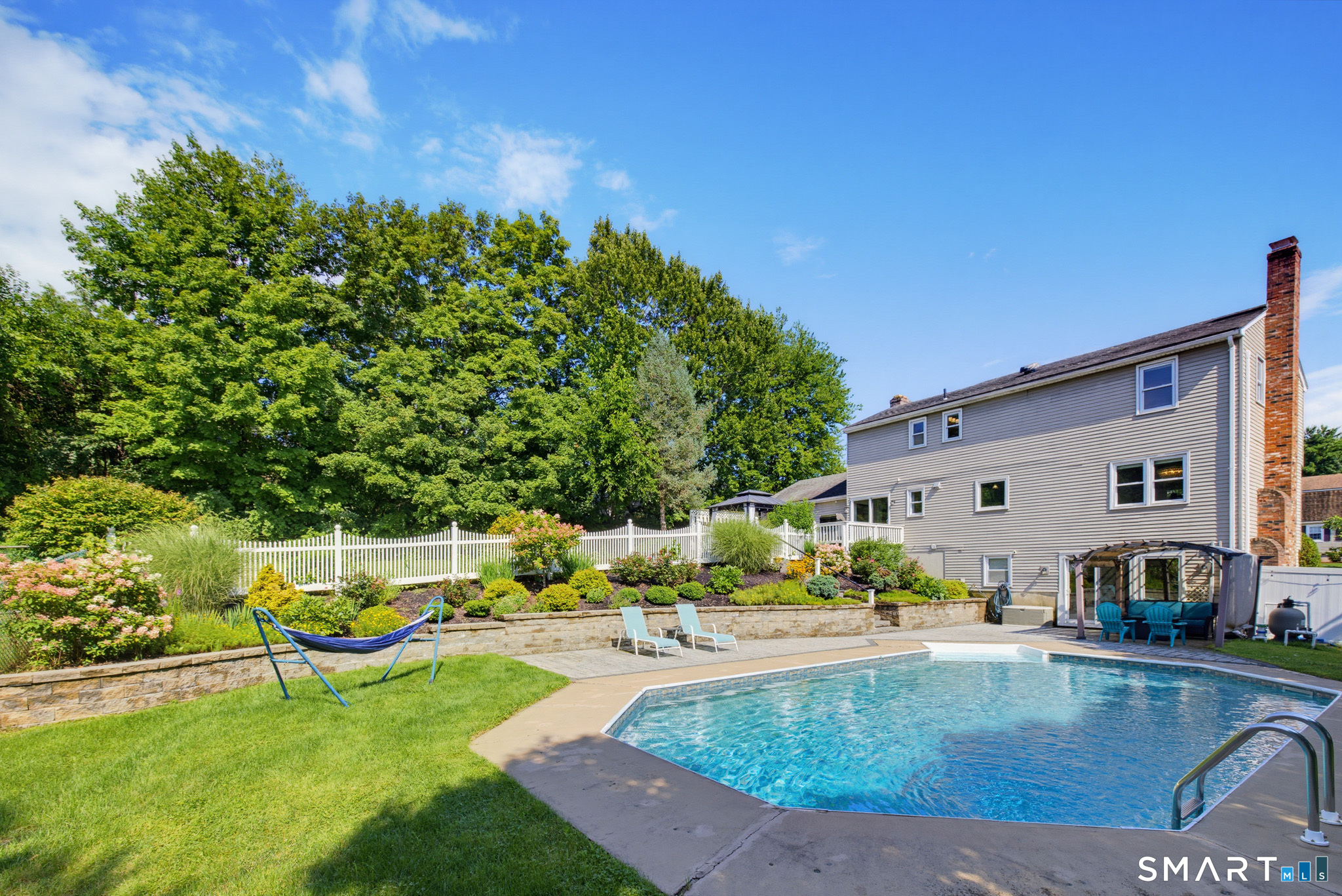 97 Nutmeg Drive photo 35
