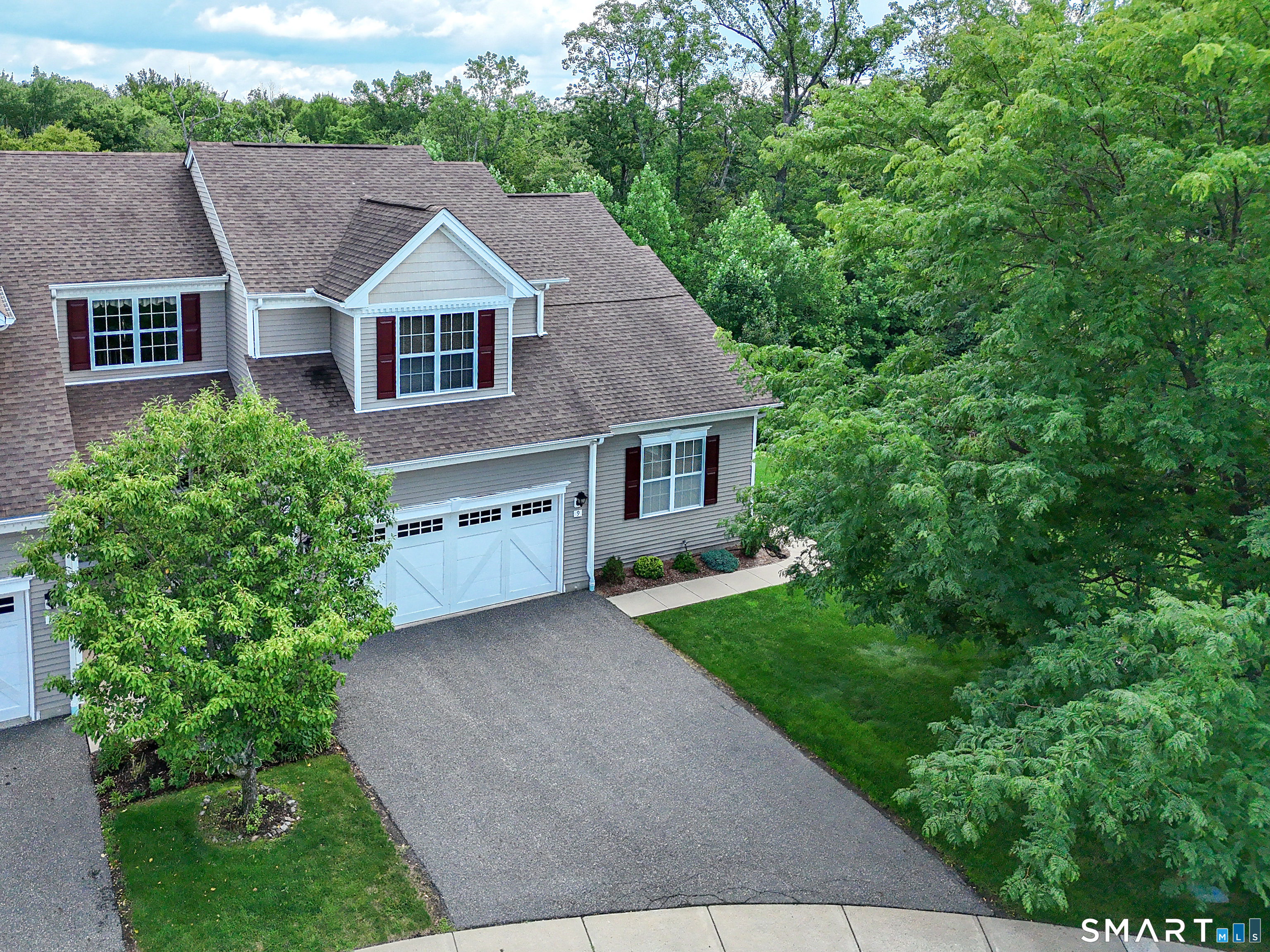 9 Poplar Drive photo 2