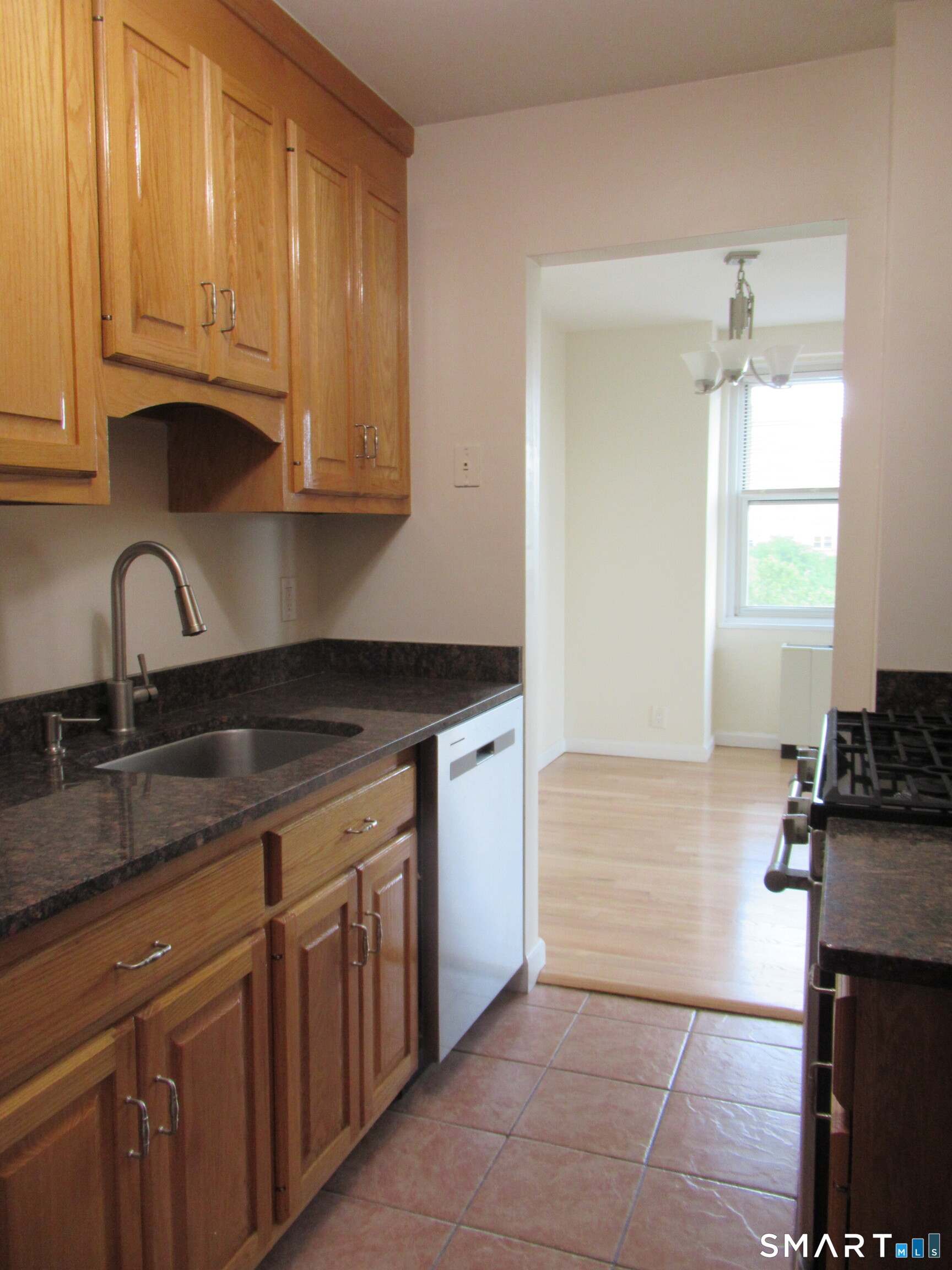 5th image of 2625 Park Ave #7P, Bridgeport, CT 06604 | MLS# 24196417