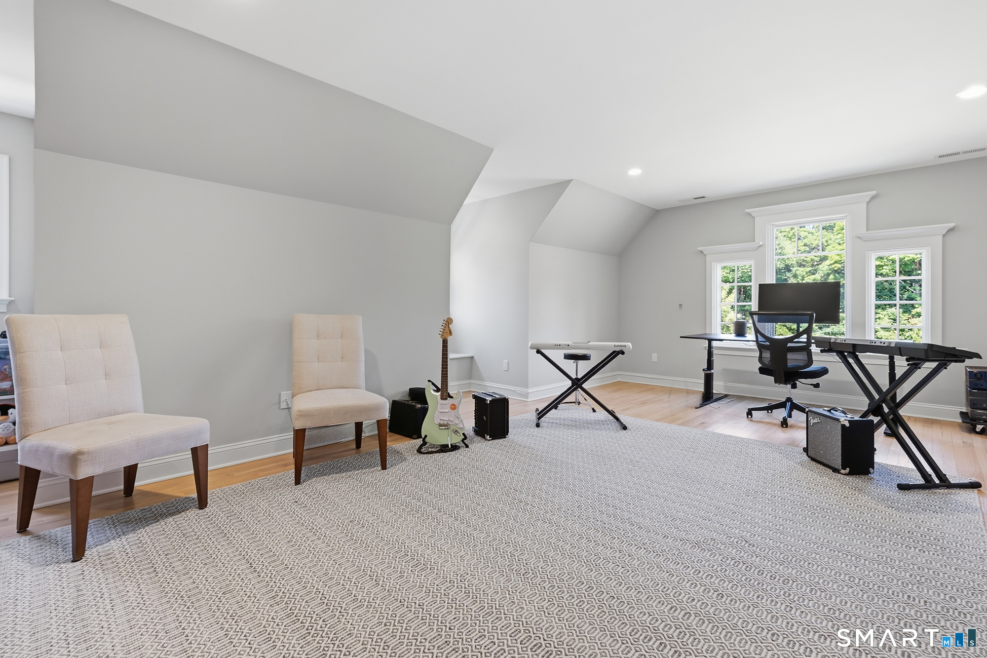 263 Peaceable Street photo 32