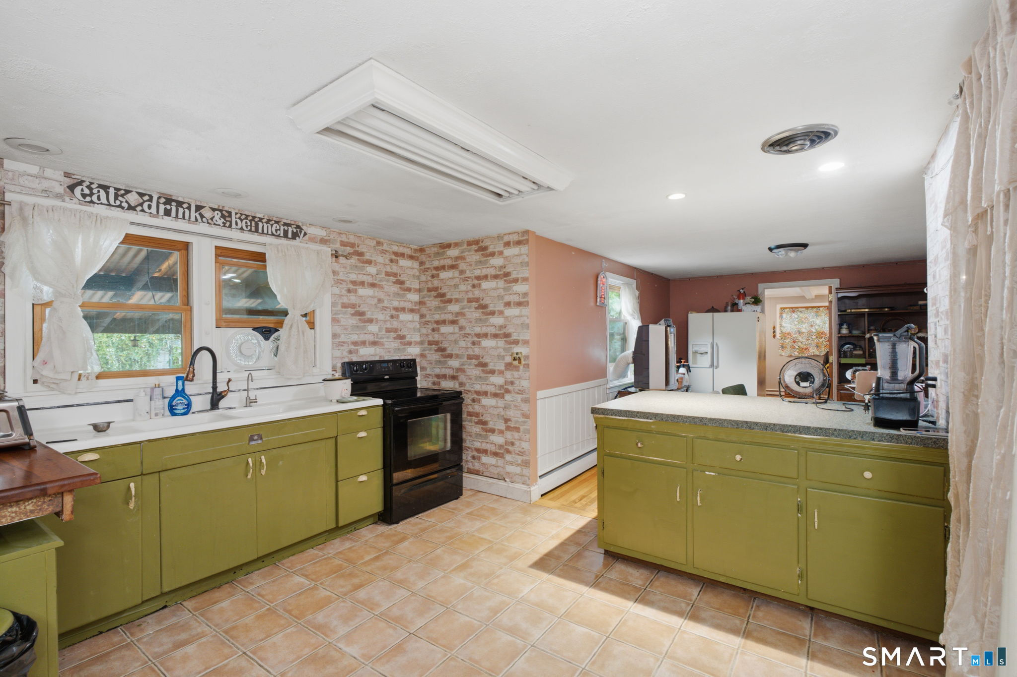 170 Rockwell Avenue photo 13