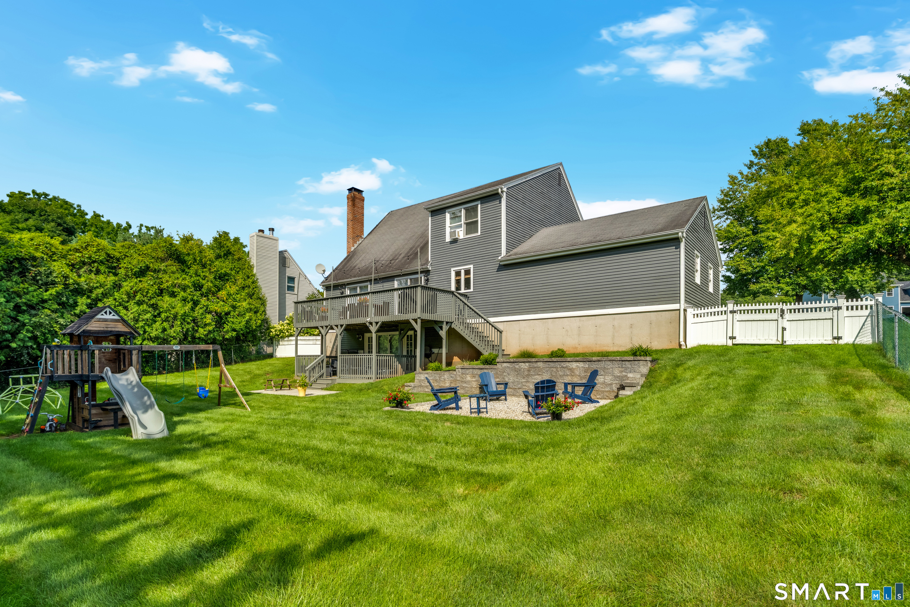 897 East Street photo 32