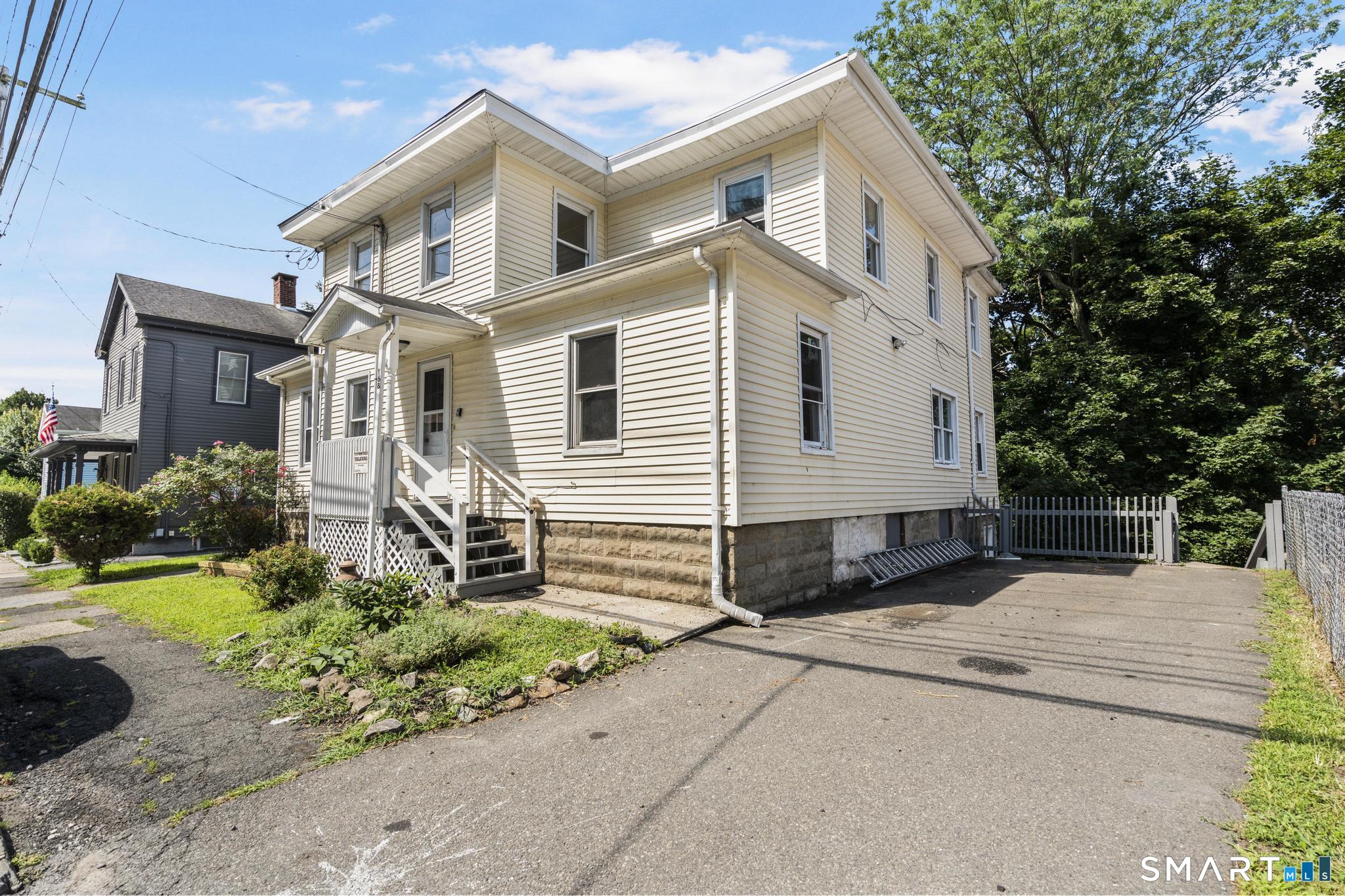 168 Derby Avenue photo 2