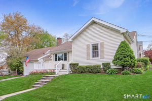 85 Woodbury Avenue
