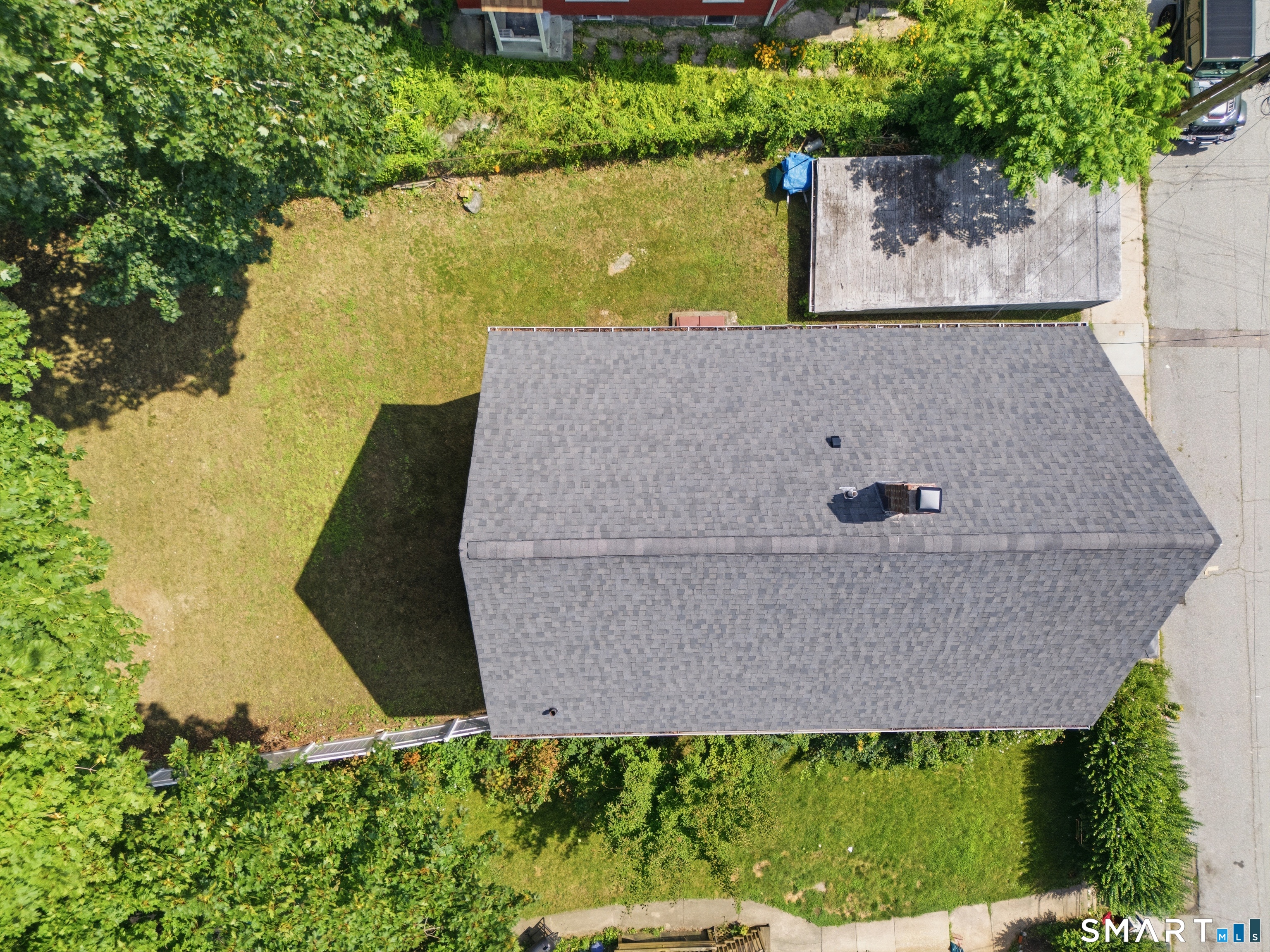35 Moore Avenue photo 9