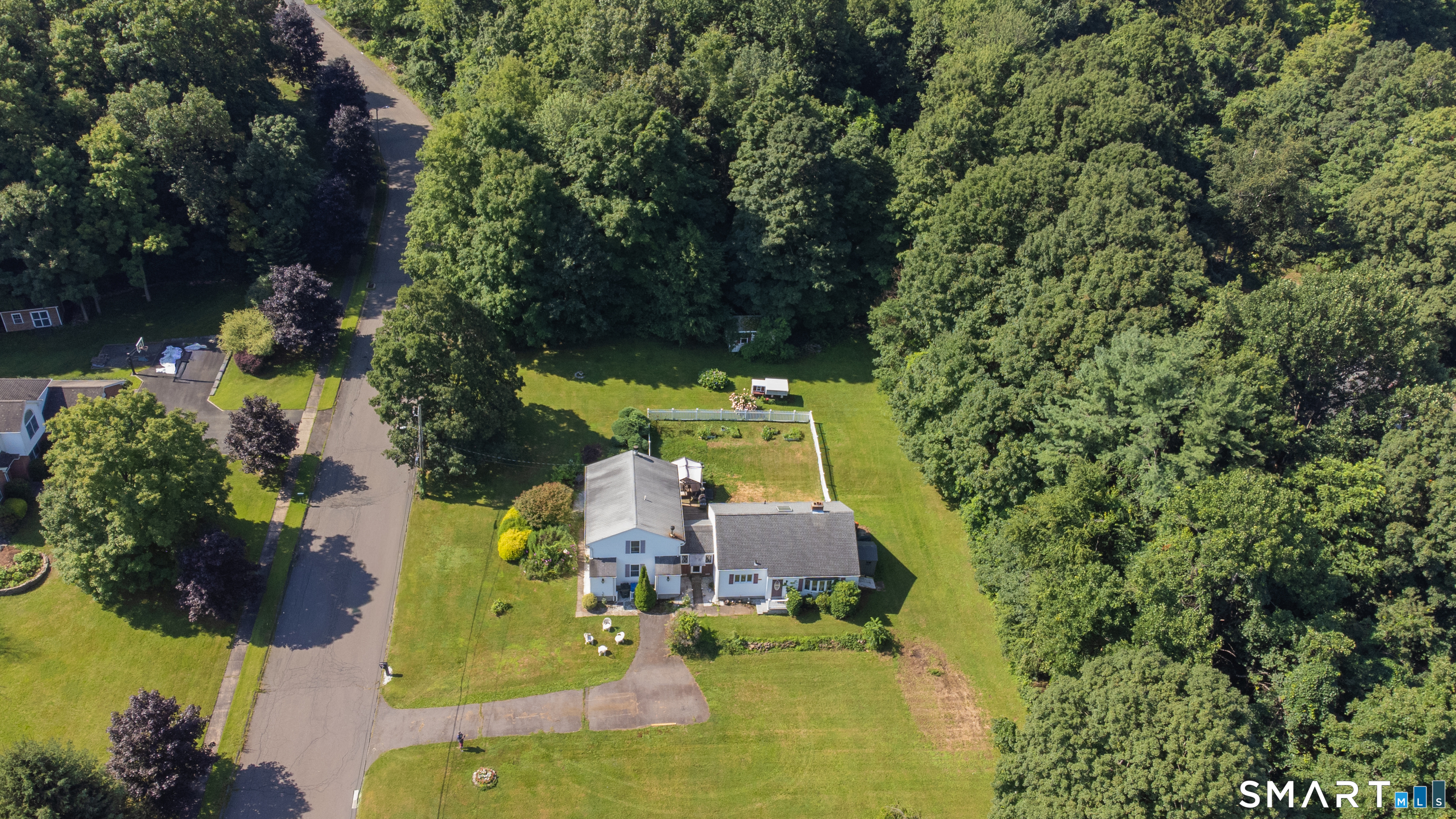 1511 Country Club Road photo 3