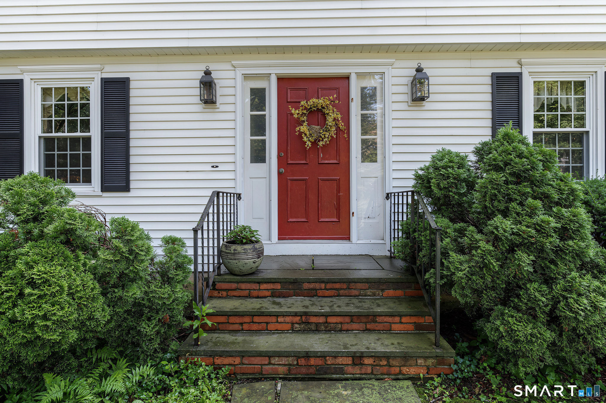 Photo 4 of Single family home for sale at 7 Milestone Ln, Madison, CT 06443 | MLS# 24195695 | Listing updated on 2026-09-12