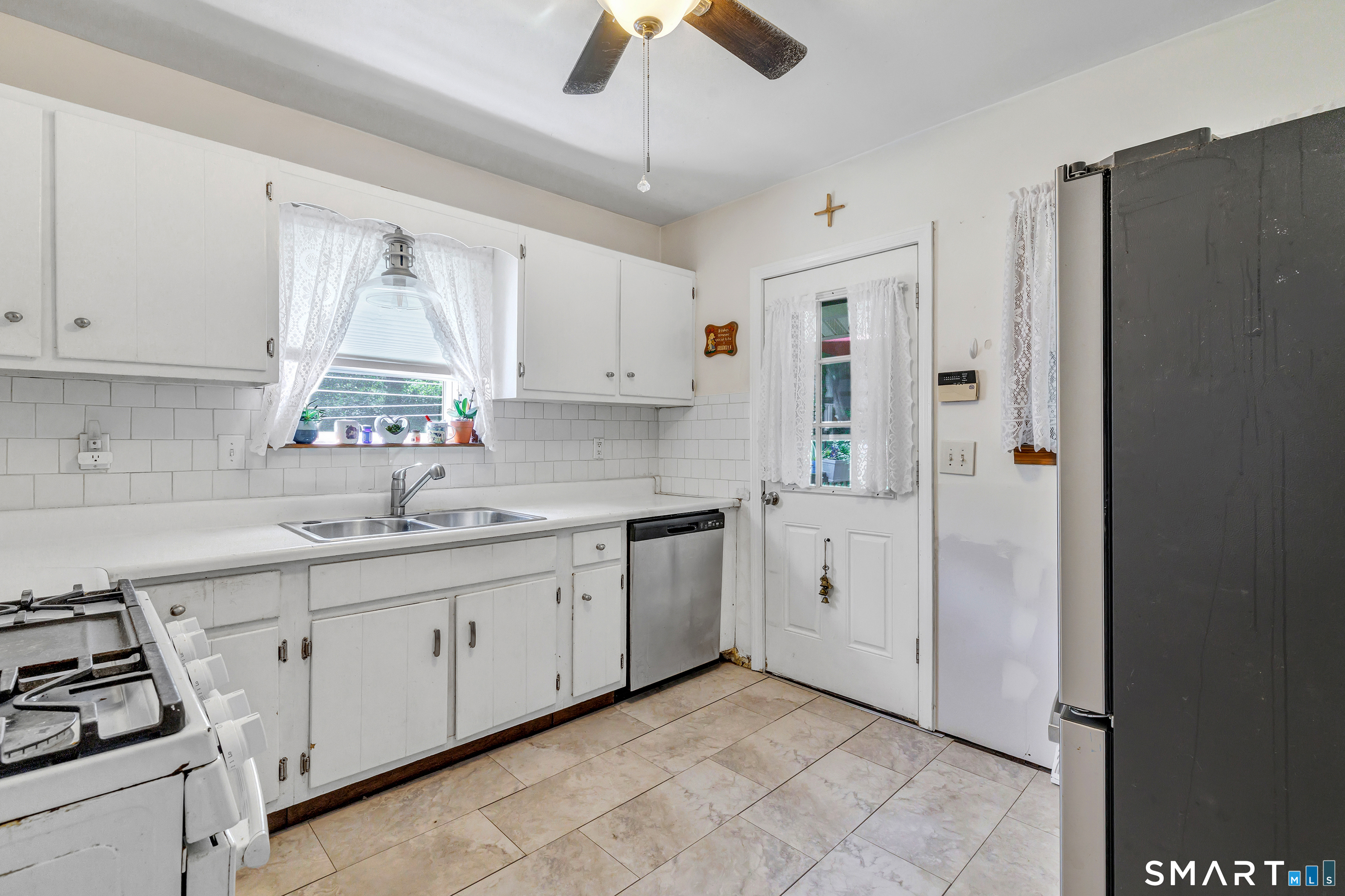 205 Cottage Street photo 9