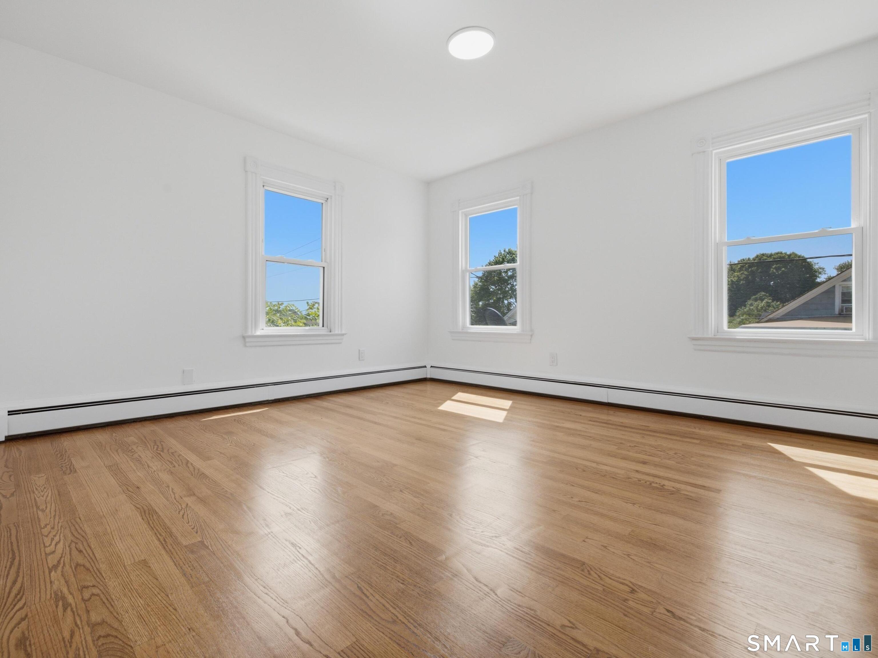 35 Moore Avenue photo 21