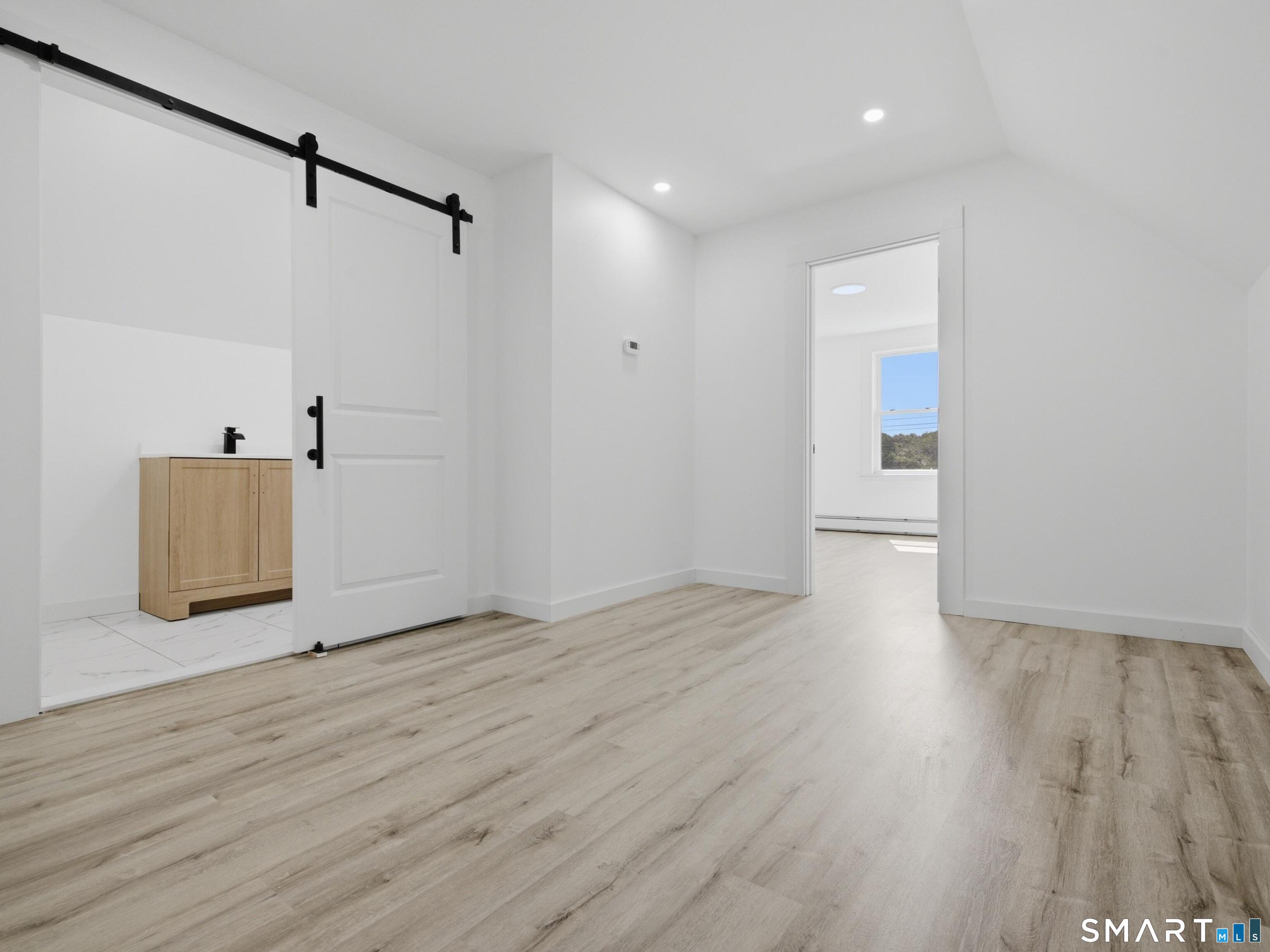 35 Moore Avenue photo 26