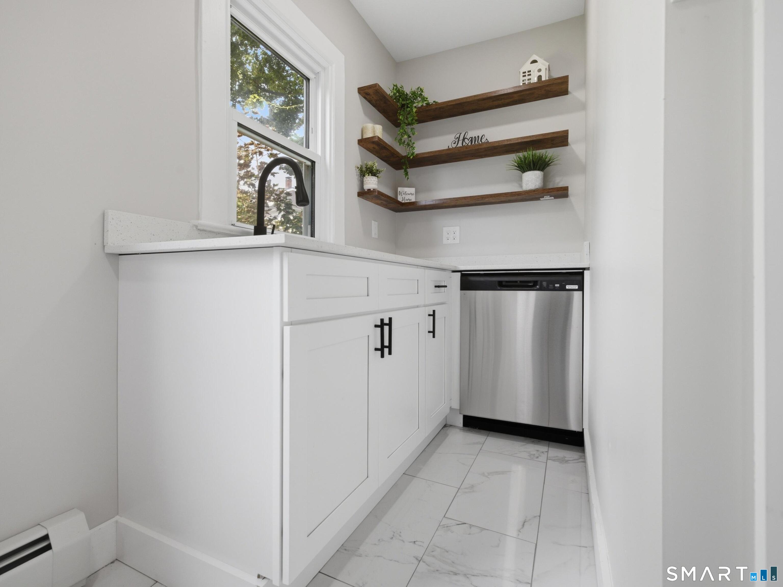 35 Moore Avenue photo 14