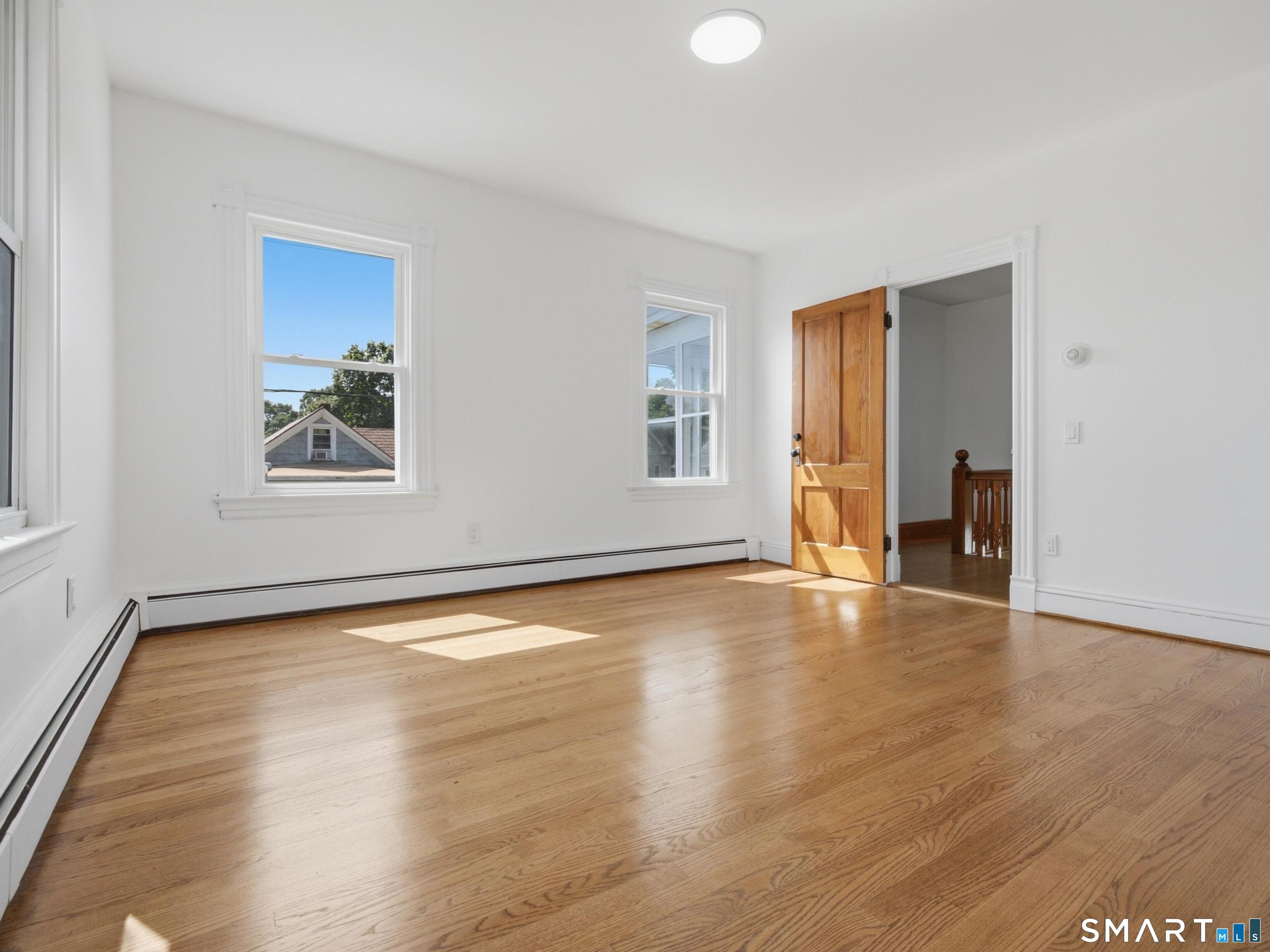 35 Moore Avenue photo 22