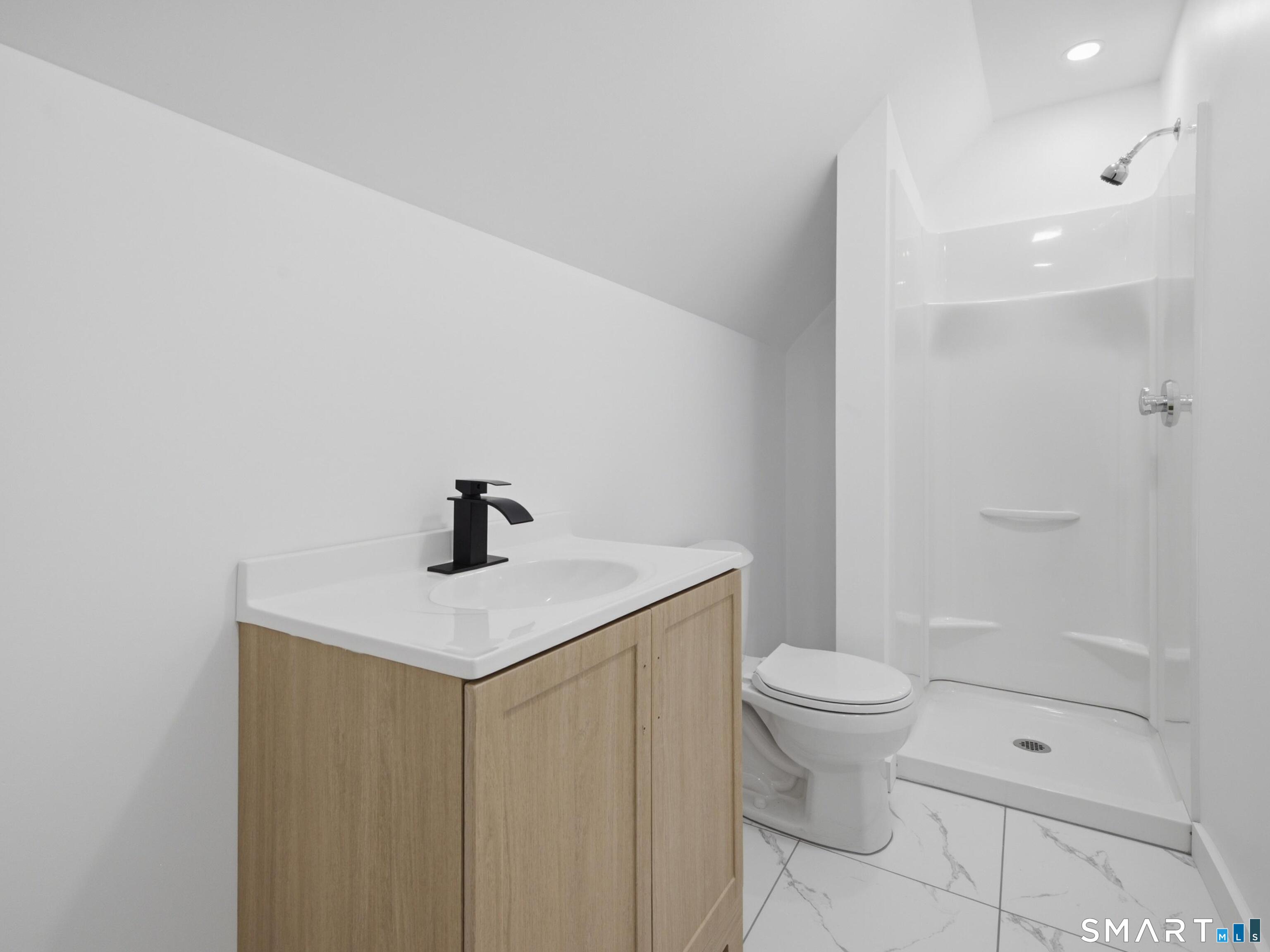35 Moore Avenue photo 28