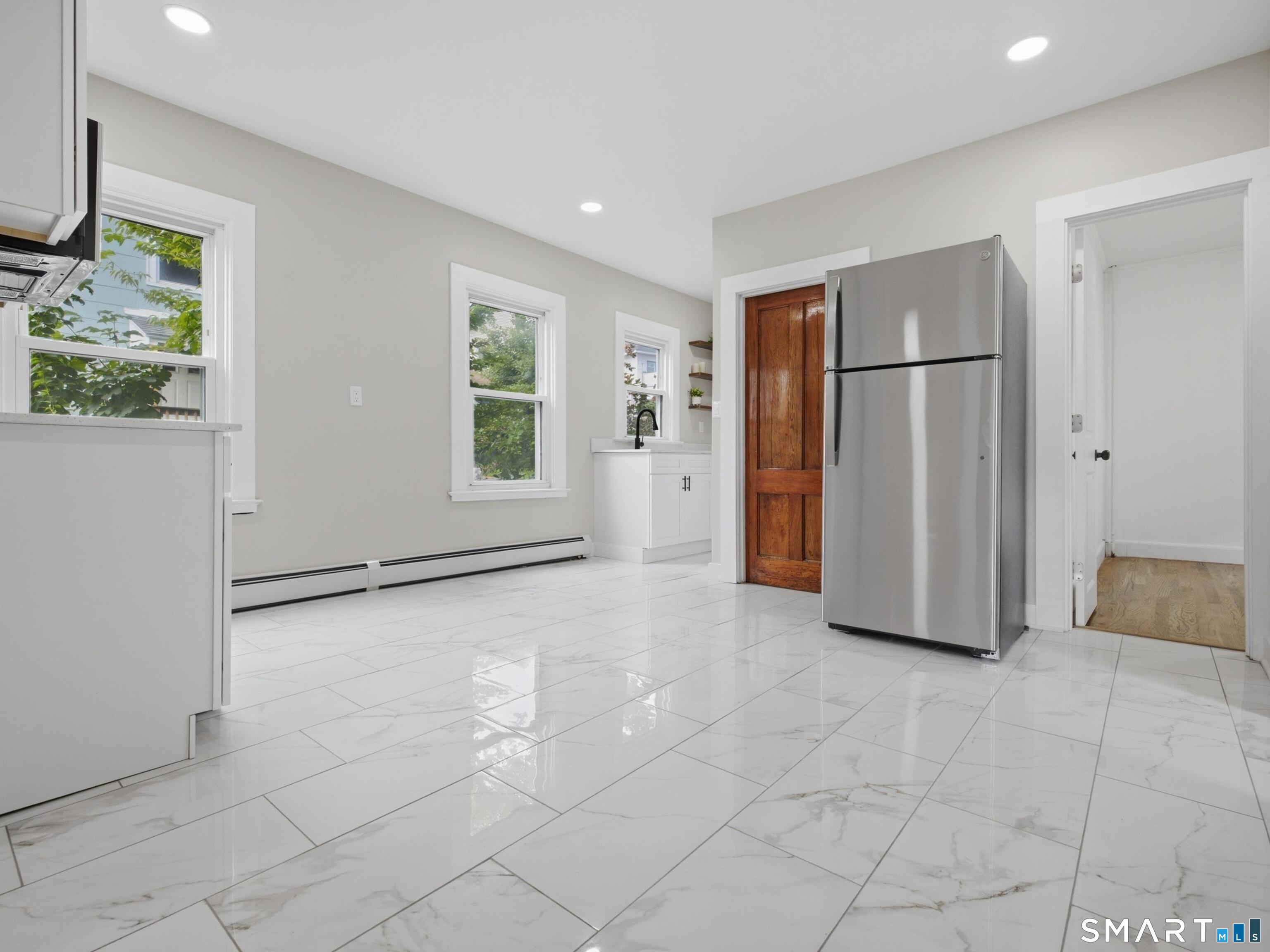 35 Moore Avenue photo 8