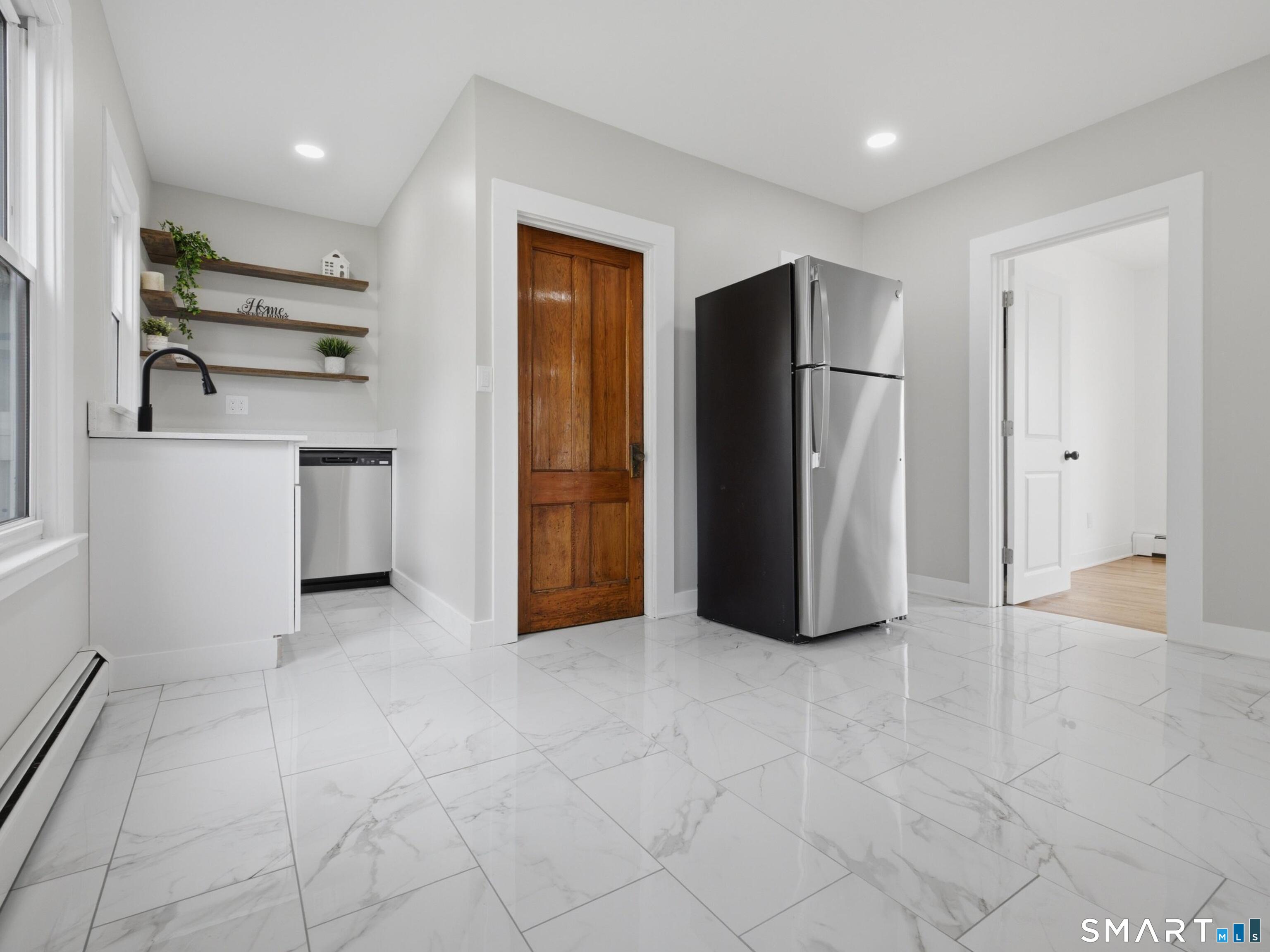 35 Moore Avenue photo 13