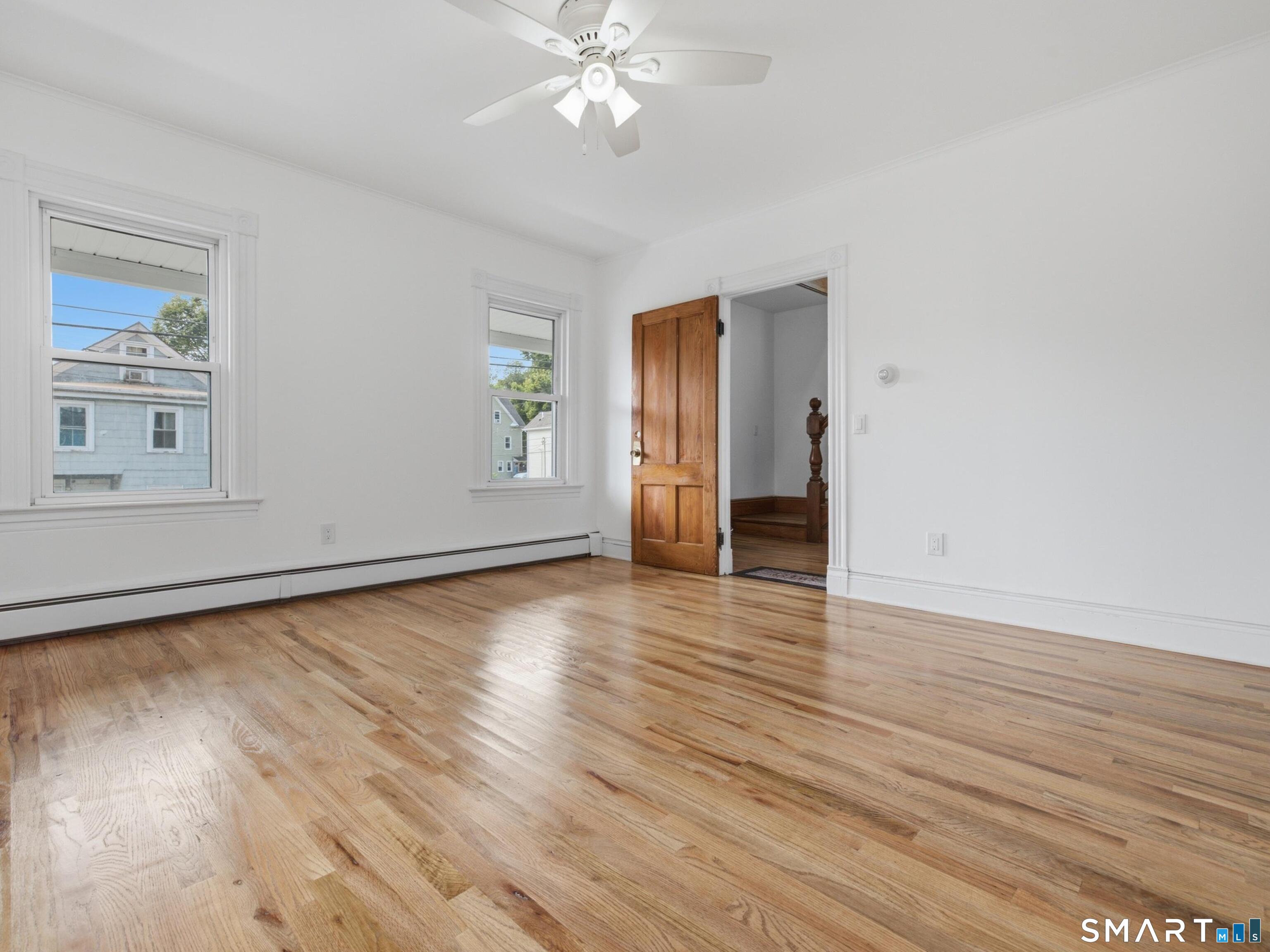35 Moore Avenue photo 7