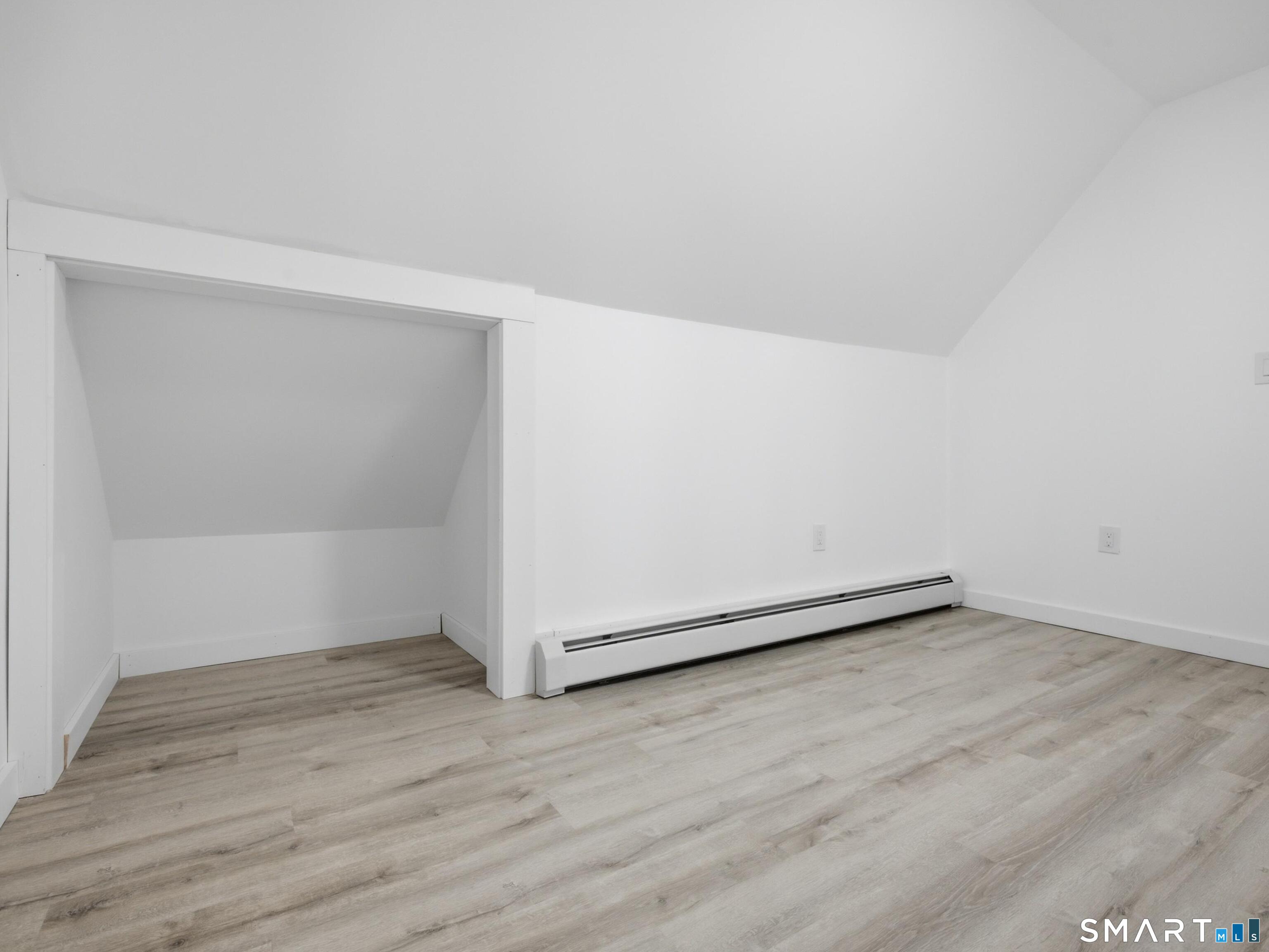 35 Moore Avenue photo 30