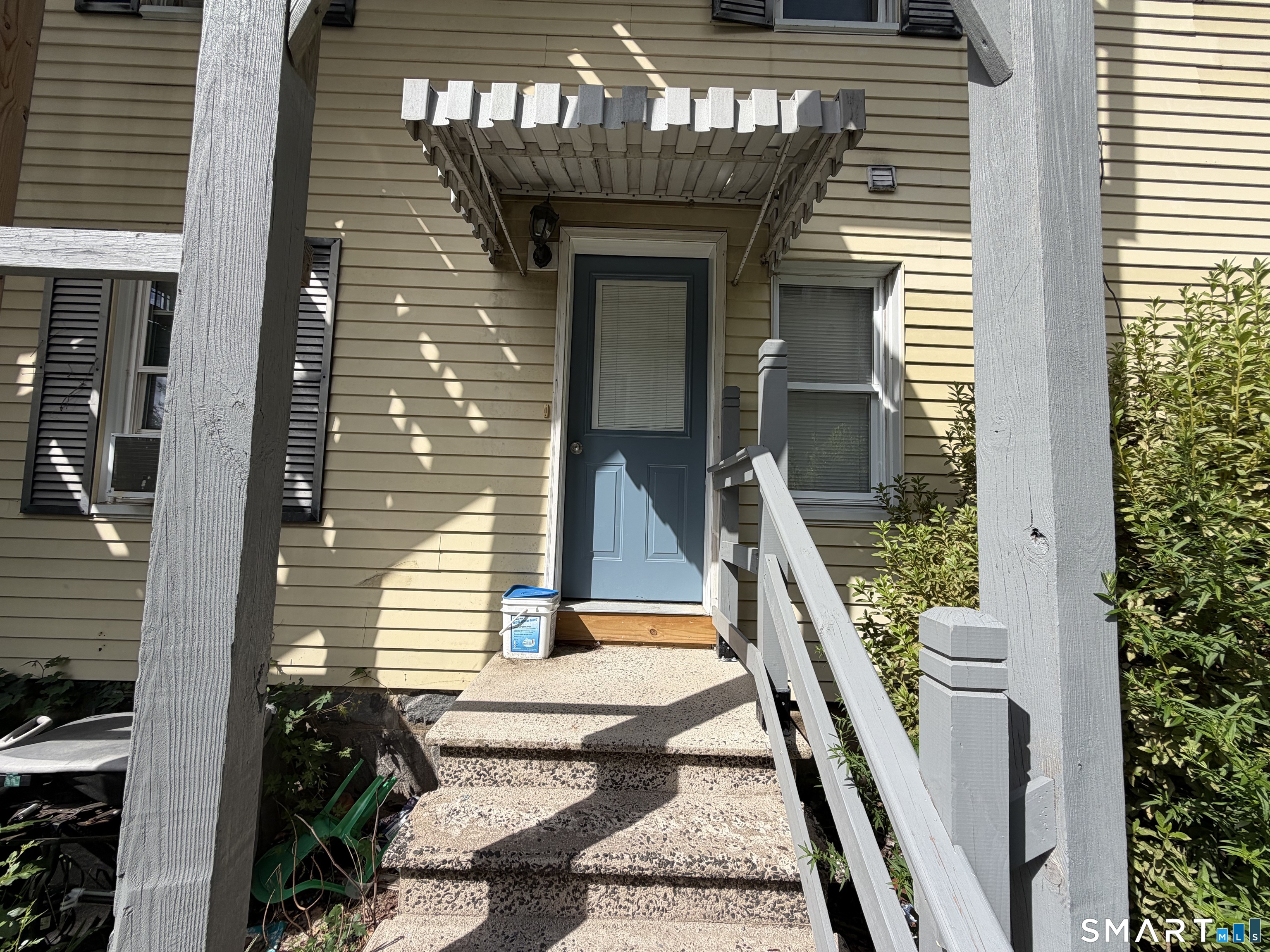 47 Lounsbury Street photo 11