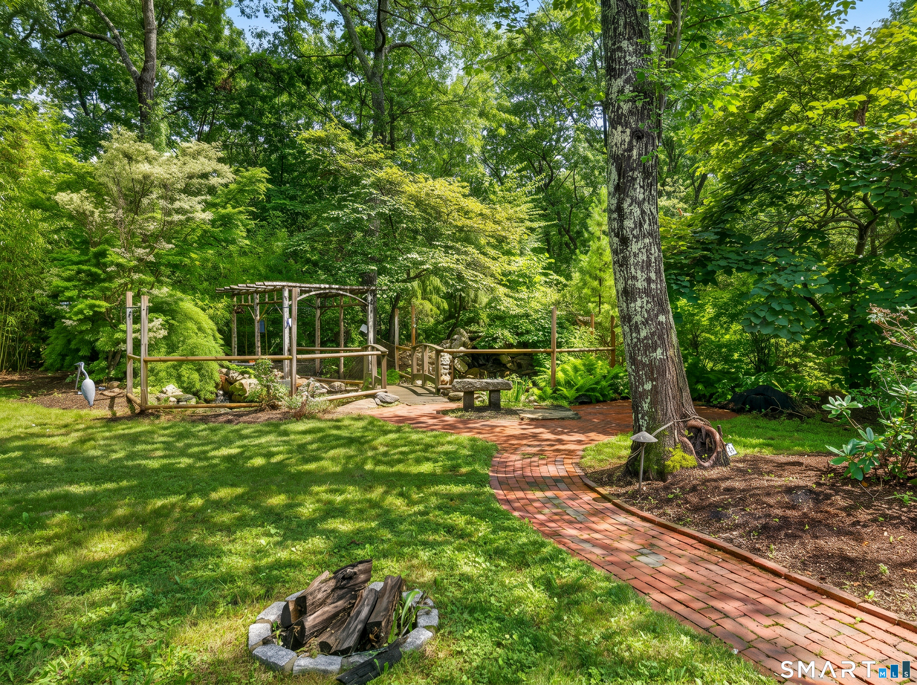 16 Cardinal Road photo 37