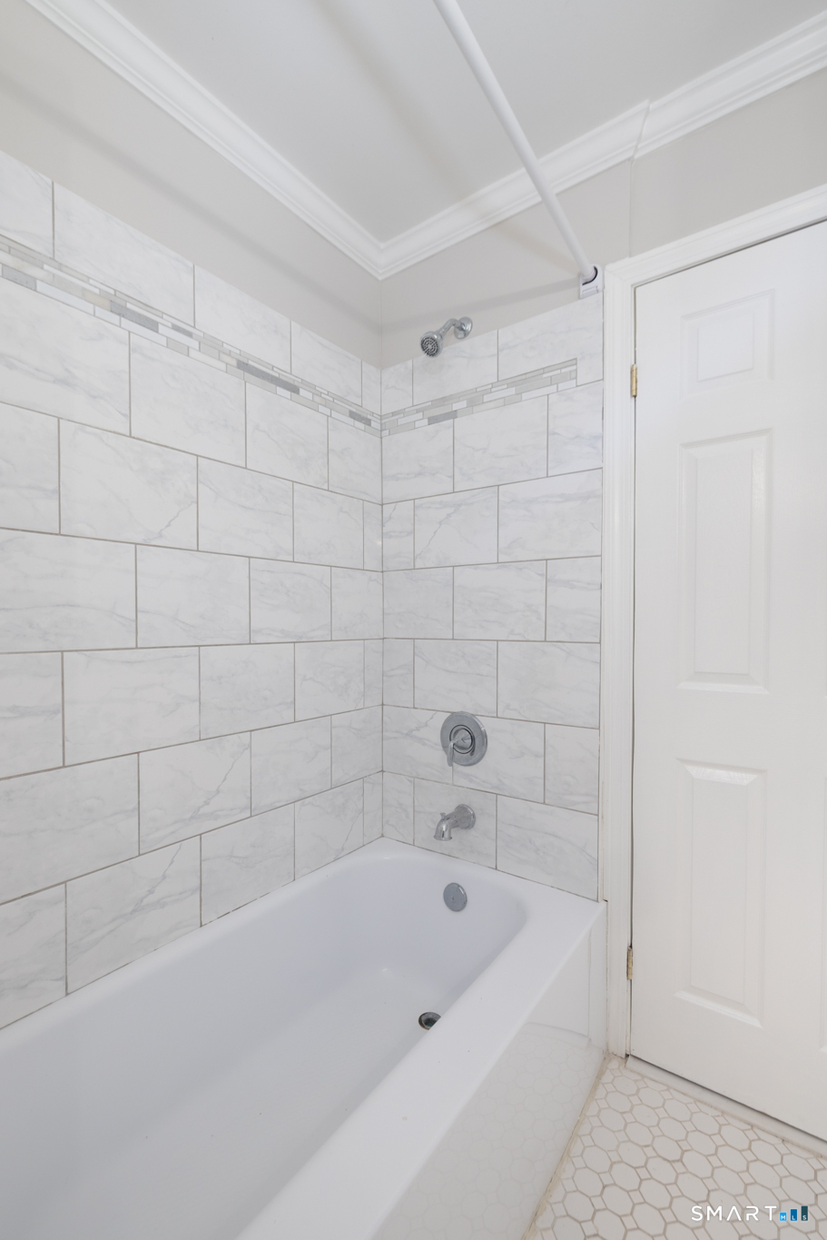 187 Elmwood Drive photo 26