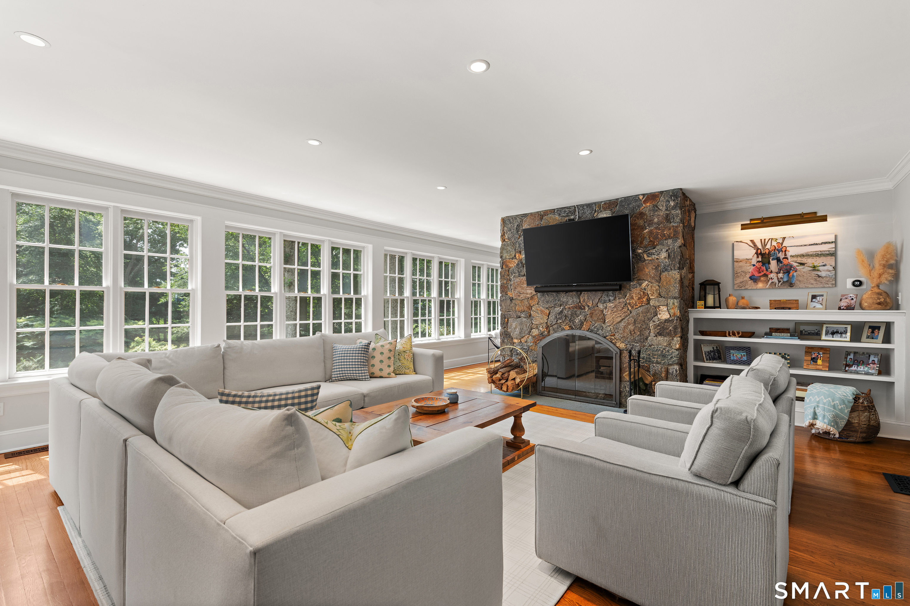 1123 Round Hill Road photo 7