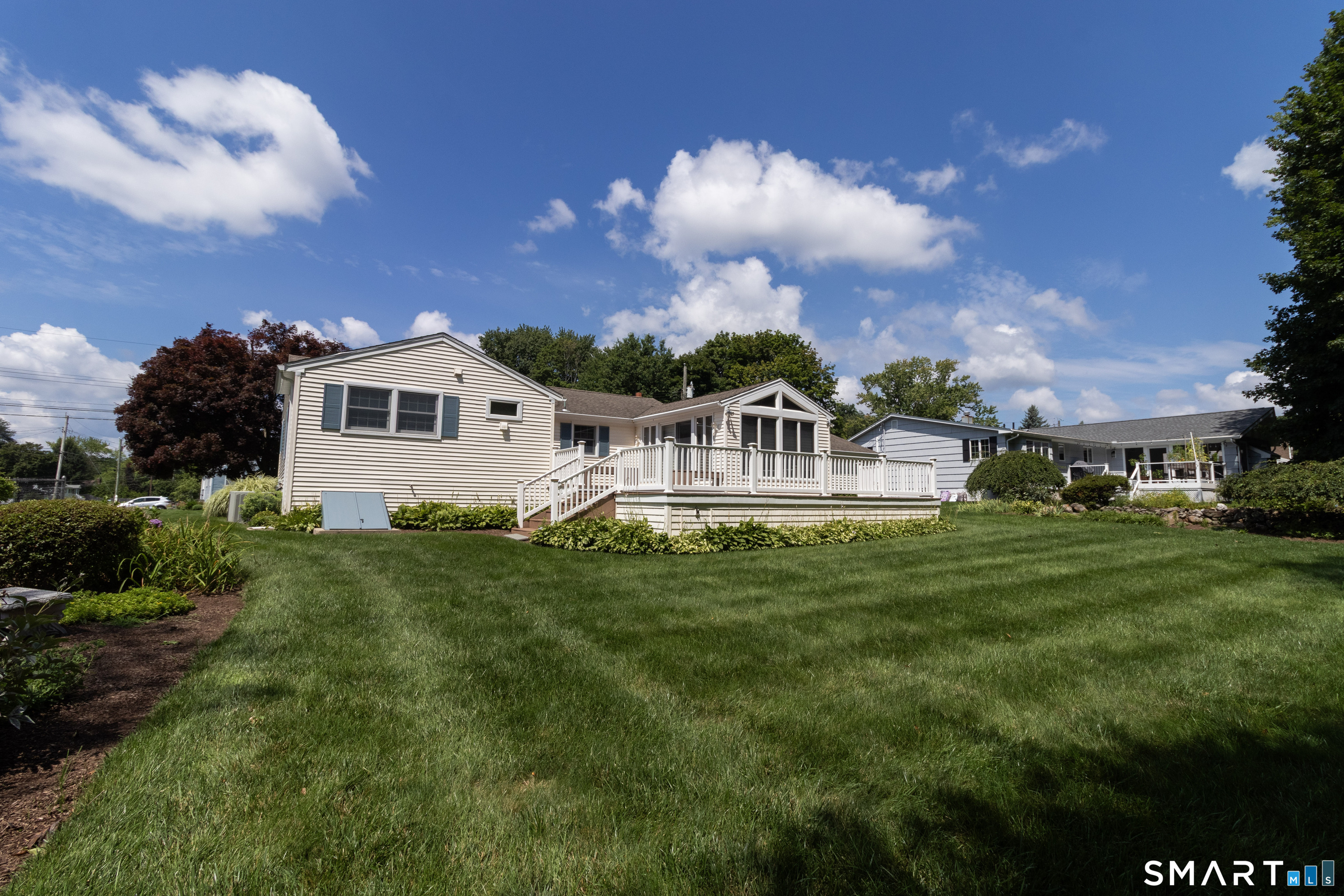 39 Candlewood Road photo 3