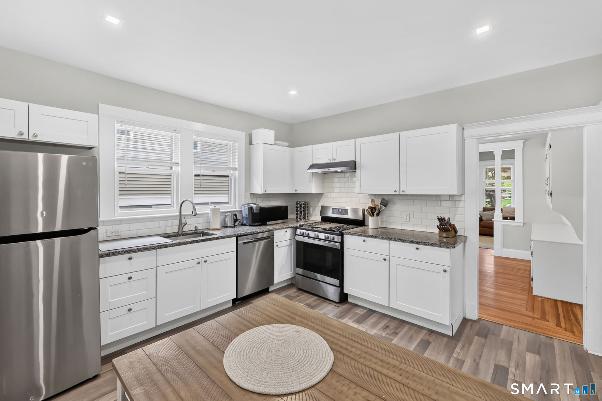 401 Prospect Avenue photo 18