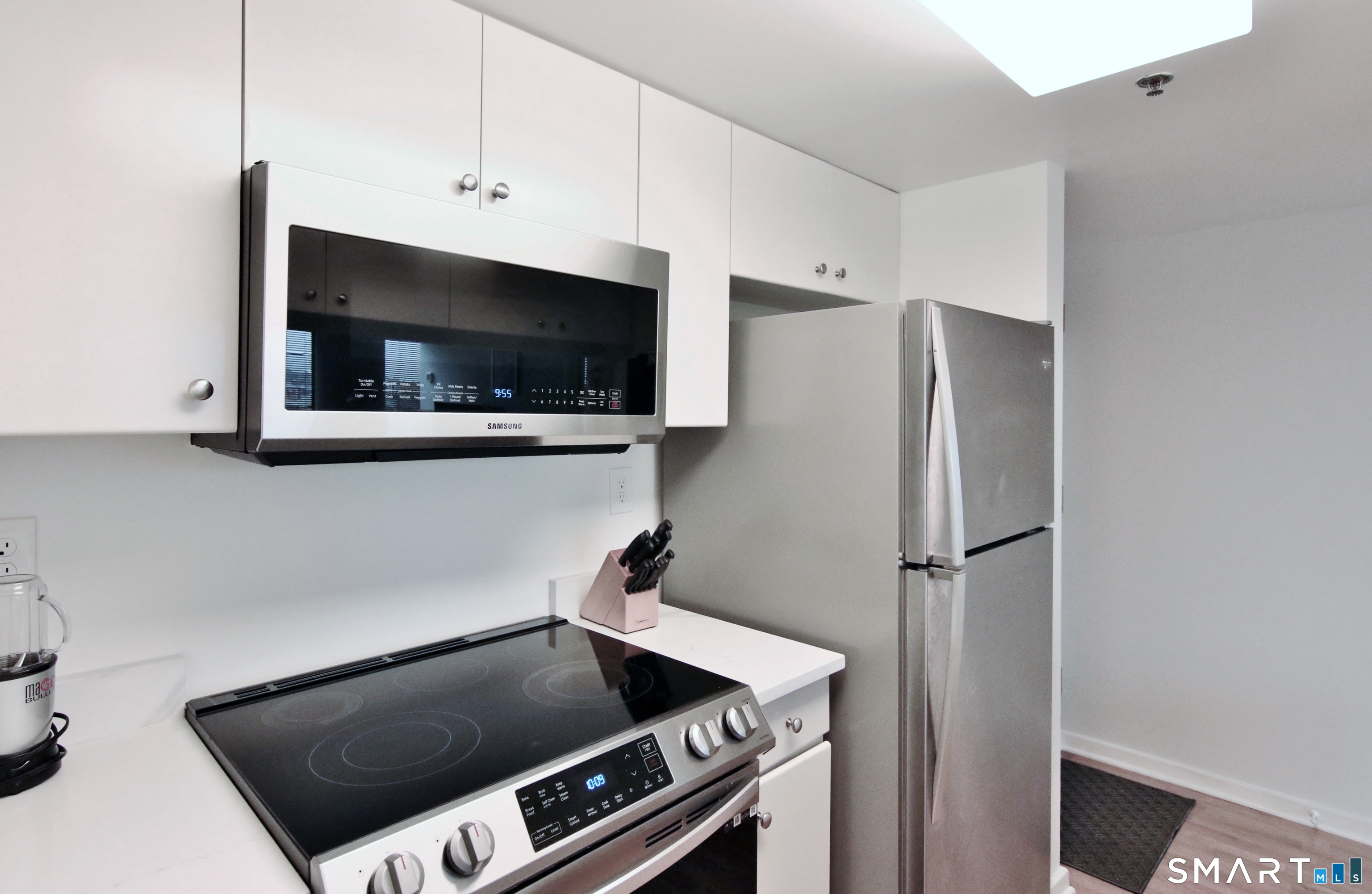 127 Greyrock Place, Stamford, Connecticut photo 4